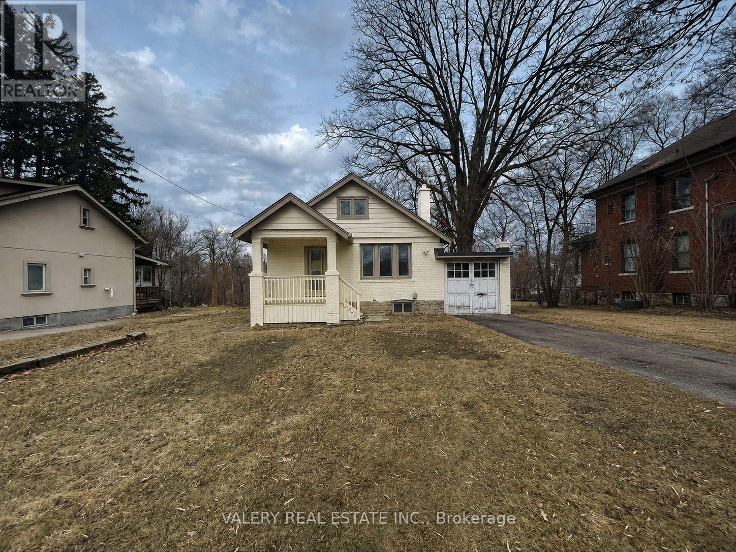 1 - 1561 Hurontario Street, Mississauga, Ontario  L5G 3H7 - Photo 3 - W12897234