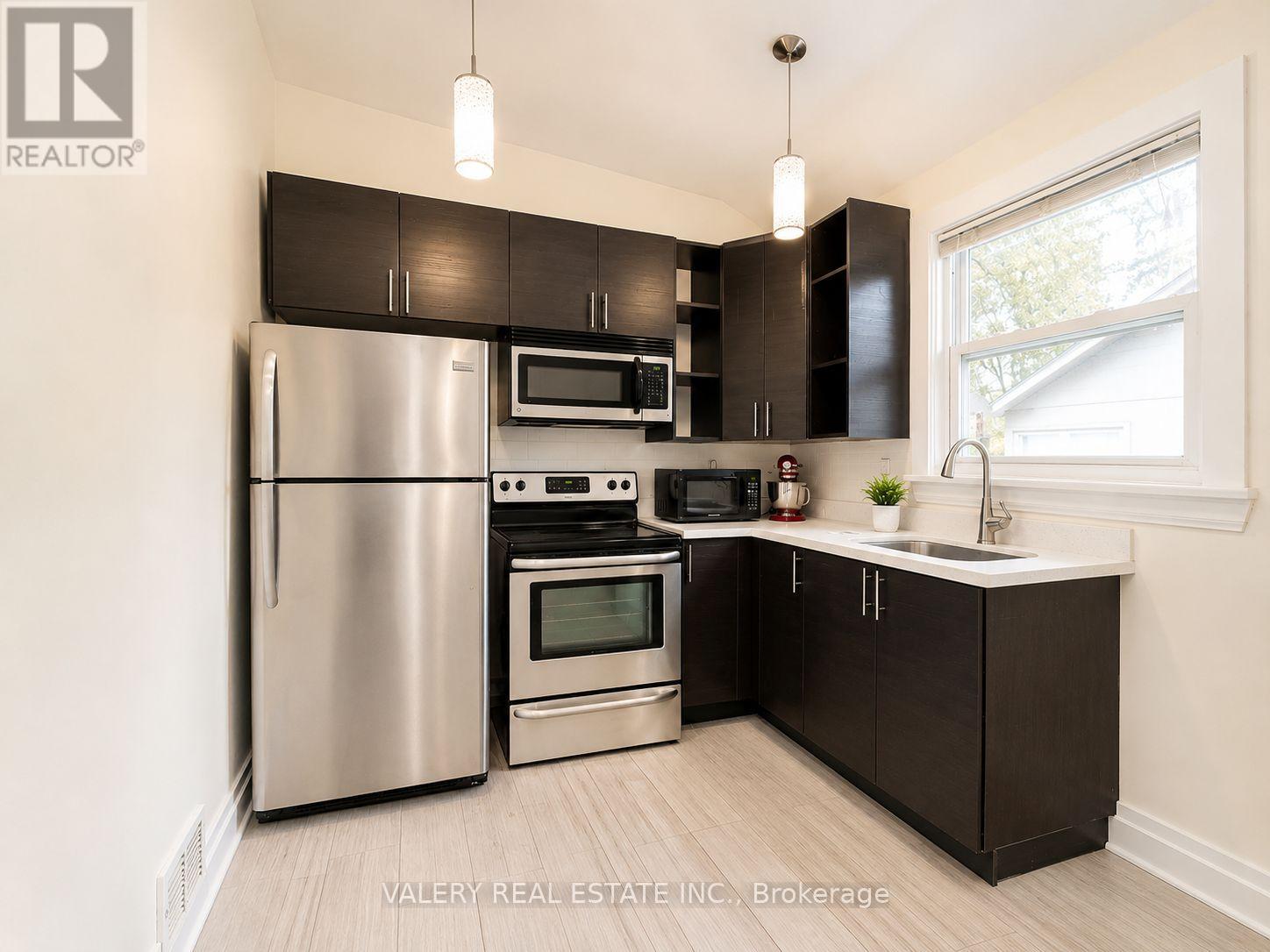 1 - 1561 Hurontario Street, Mississauga, Ontario  L5G 3H7 - Photo 5 - W12897234