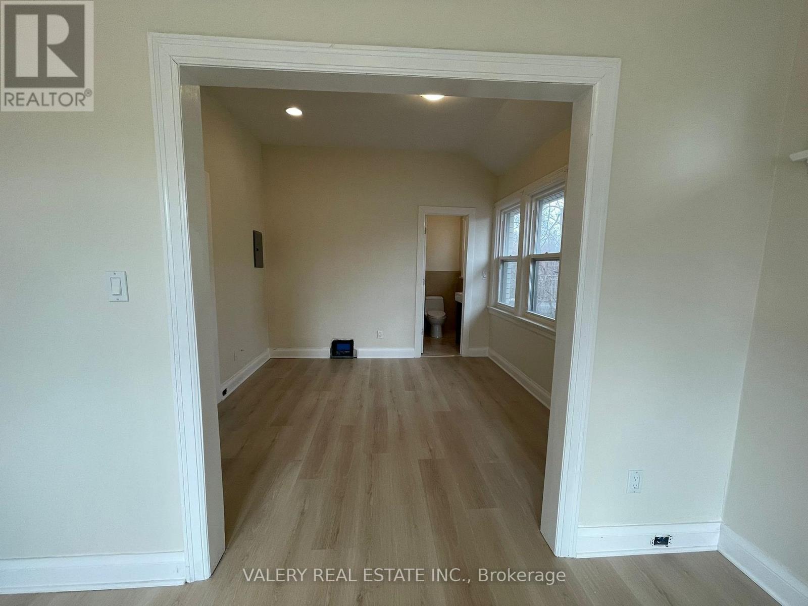 1 - 1561 Hurontario Street, Mississauga, Ontario  L5G 3H7 - Photo 13 - W12897234