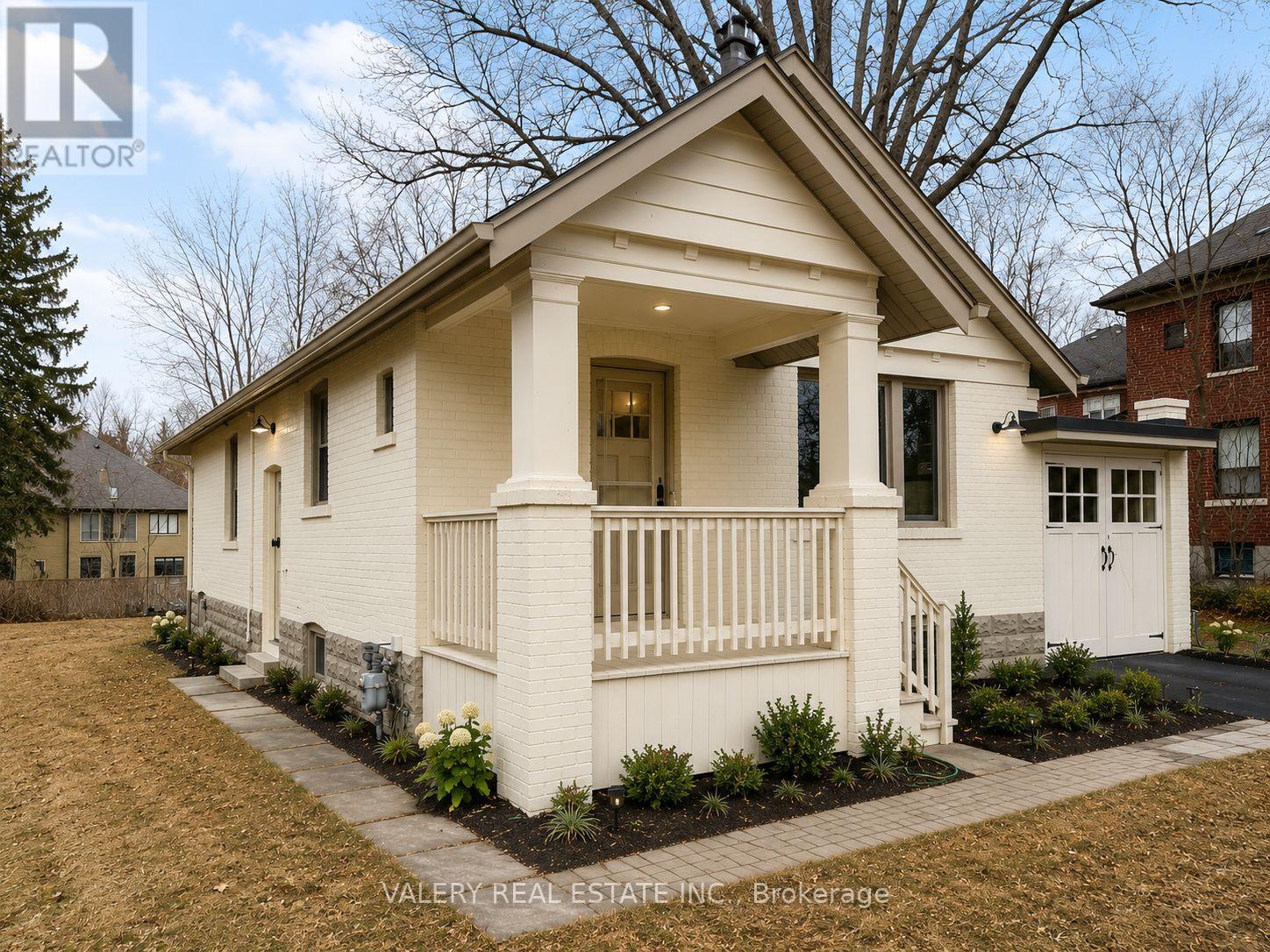 1 - 1561 Hurontario Street, Mississauga, Ontario  L5G 3H7 - Photo 2 - W12897234