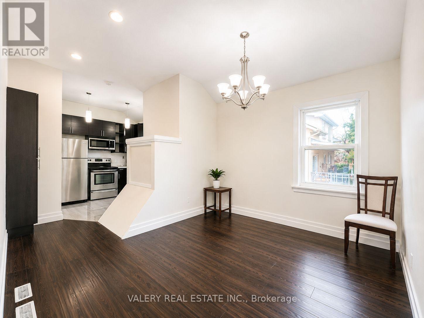 1 - 1561 Hurontario Street, Mississauga, Ontario  L5G 3H7 - Photo 4 - W12897234