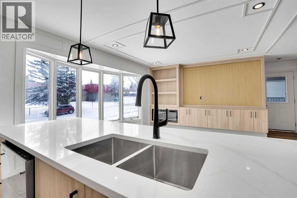 908 Stonehaven Road Sw, Calgary, Alberta  T2W 0P6 - Photo 12 - A2308929
