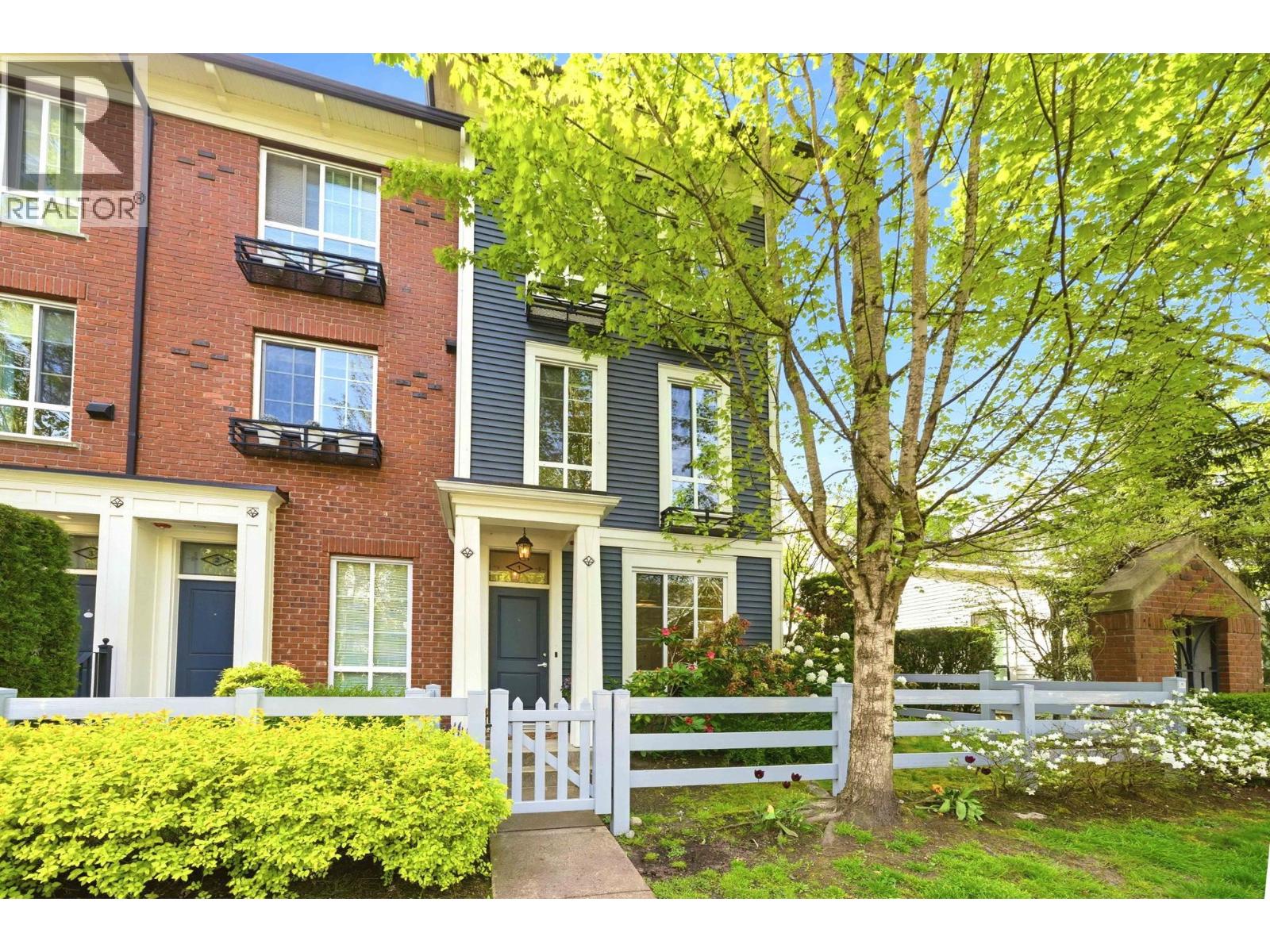 1 2423 AVON PLACE, Port Coquitlam, British Columbia
