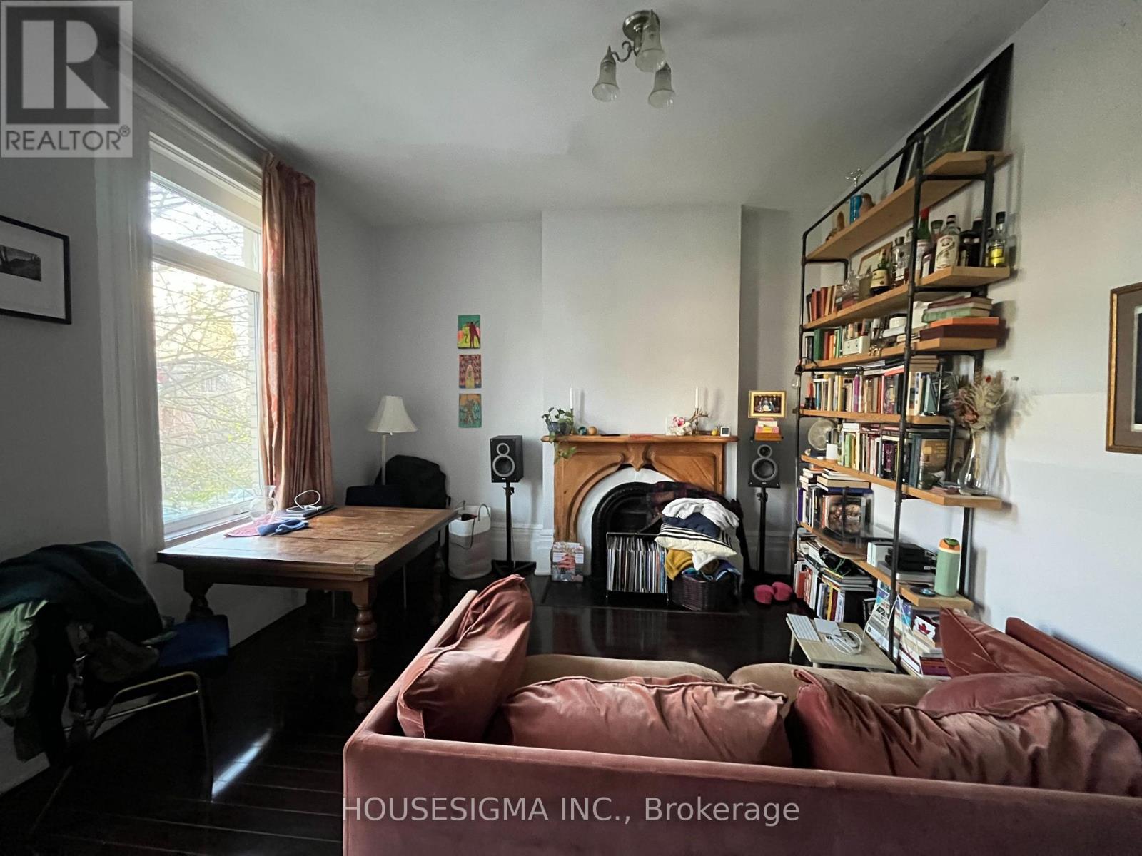 Upper #2 - 104 Pembroke Street, Toronto, Ontario  M5A 2N8 - Photo 2 - C13108524