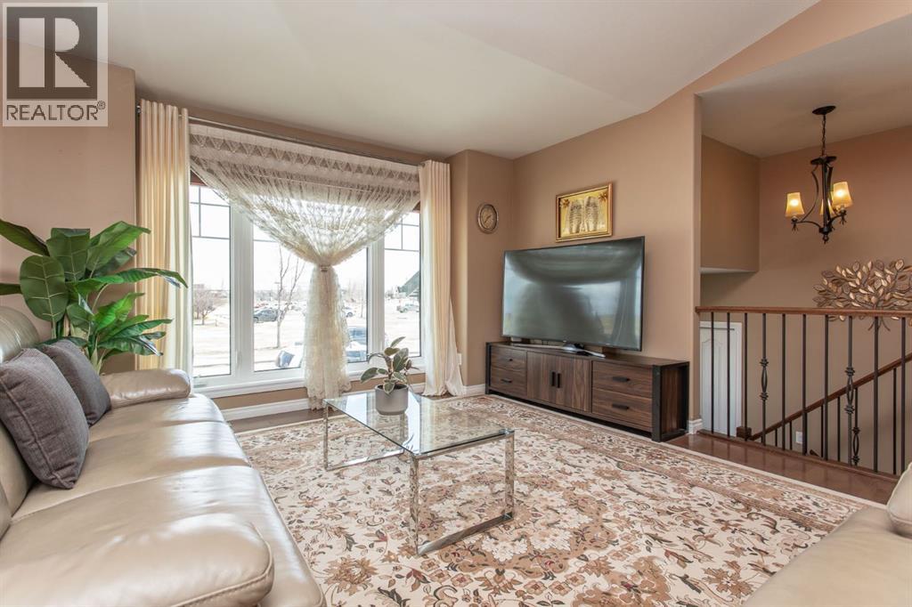 229 Jaspar Crescent, Red Deer, Alberta  T4P 0G9 - Photo 3 - A2303571