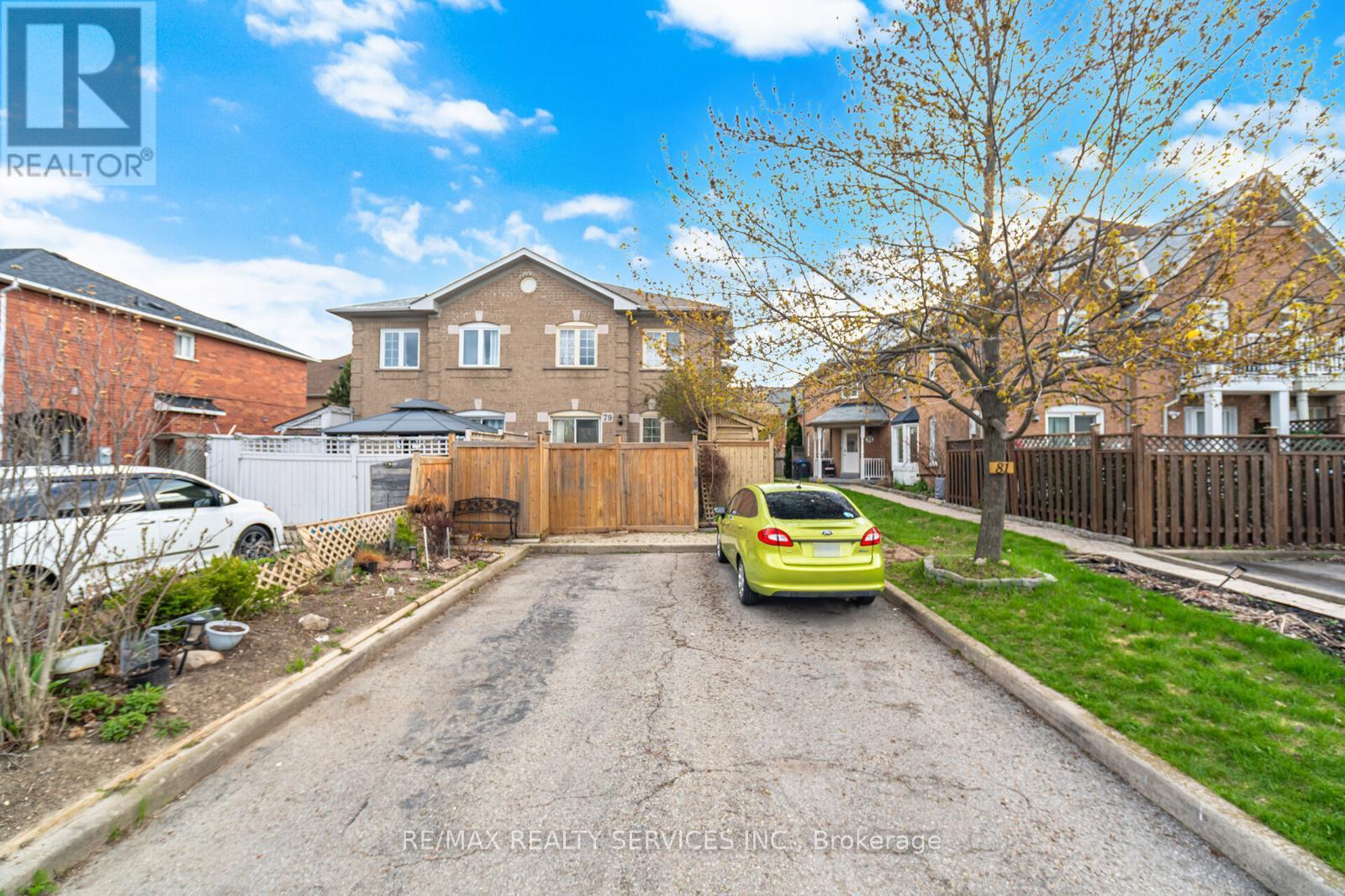 79 Pressed Brick Drive, Brampton, Ontario  L6V 4K5 - Photo 3 - W13108514