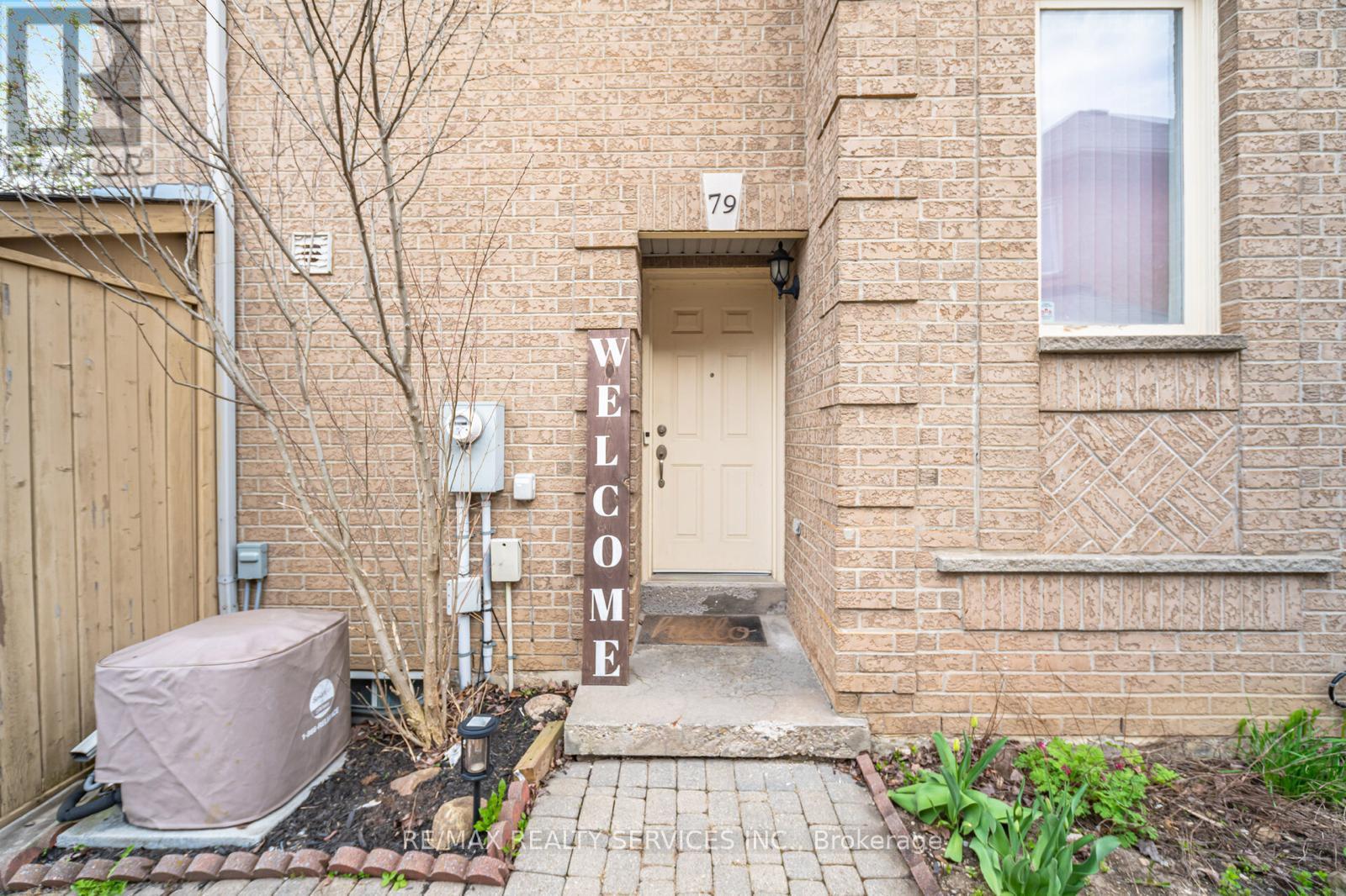 79 Pressed Brick Drive, Brampton, Ontario  L6V 4K5 - Photo 4 - W13108514