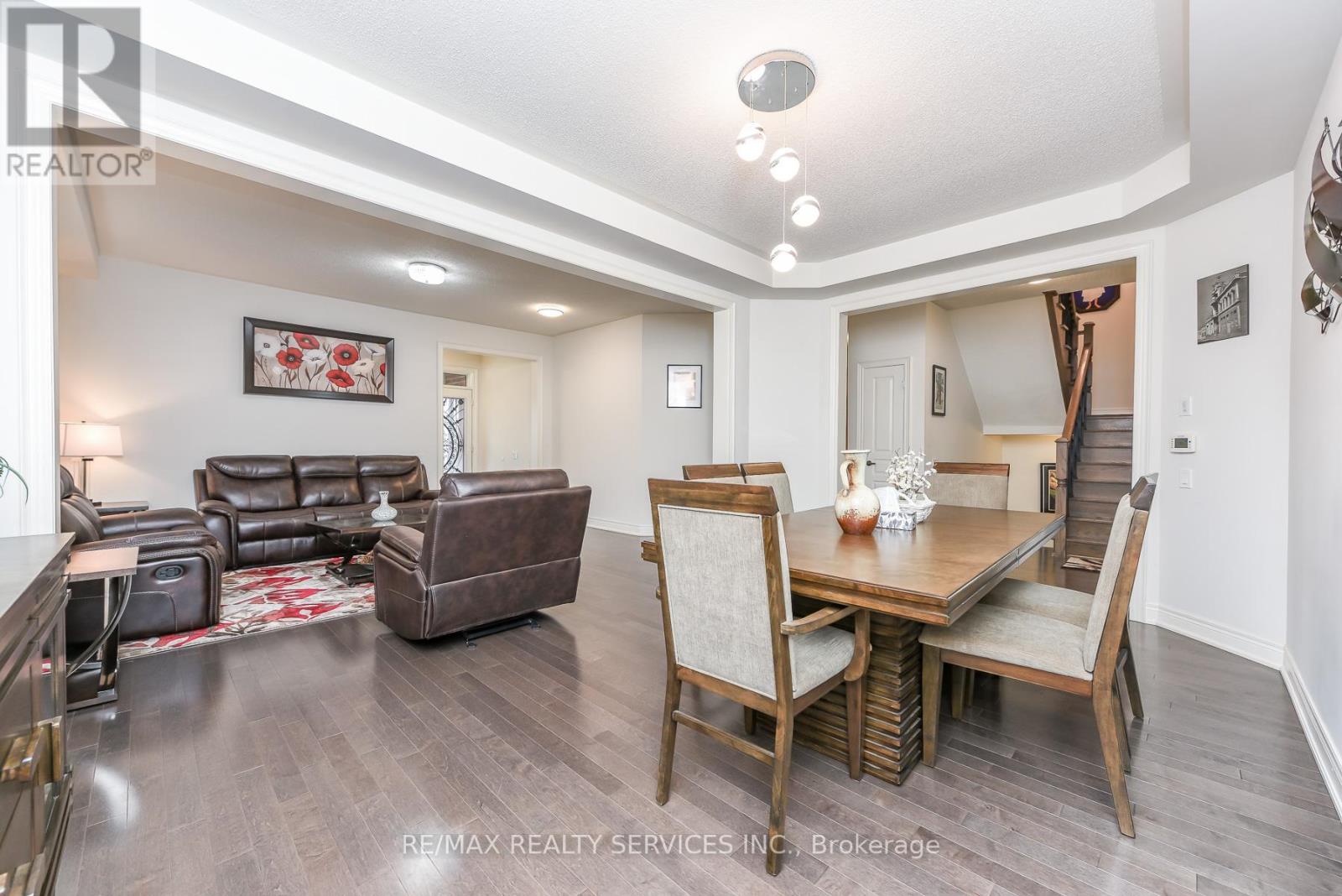 567 Dougall Avenue E, Caledon, Ontario  L7C 3Z4 - Photo 11 - W13108520