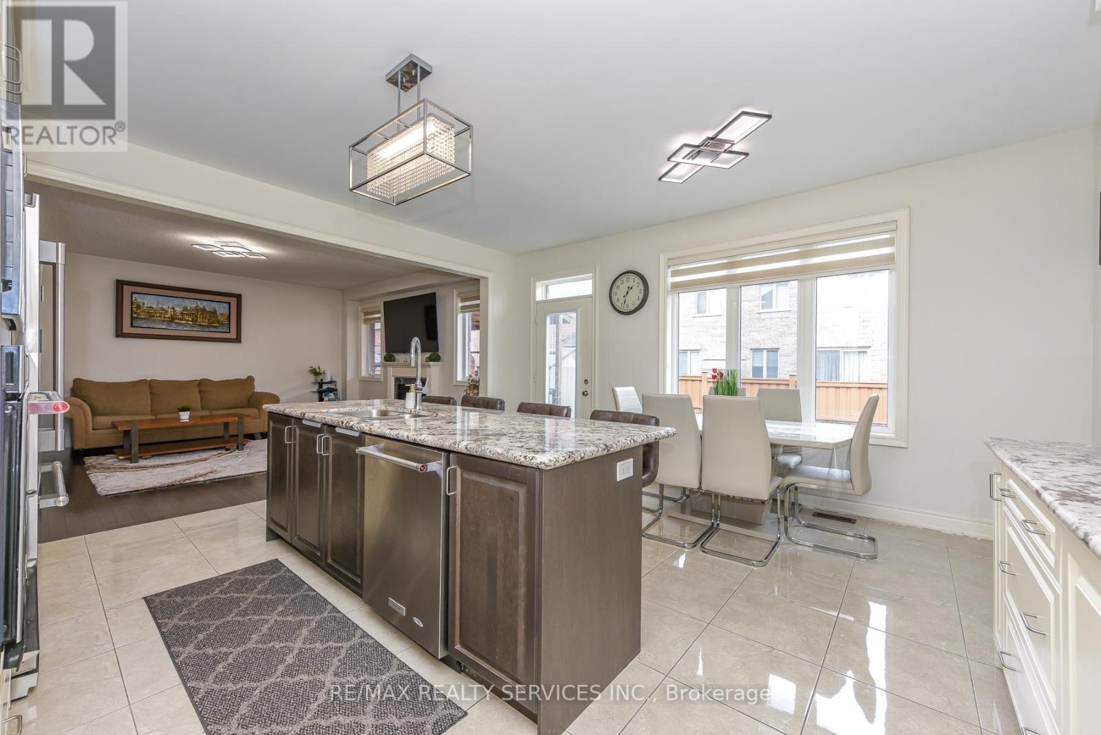 567 Dougall Avenue E, Caledon, Ontario  L7C 3Z4 - Photo 15 - W13108520