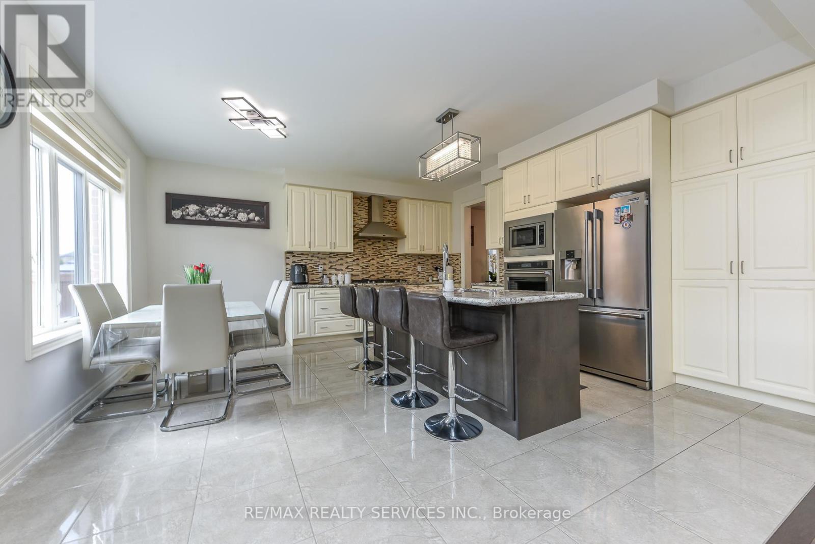 567 Dougall Avenue E, Caledon, Ontario  L7C 3Z4 - Photo 16 - W13108520