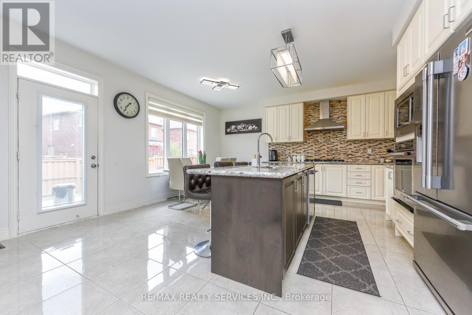 567 Dougall Avenue E, Caledon, Ontario  L7C 3Z4 - Photo 18 - W13108520
