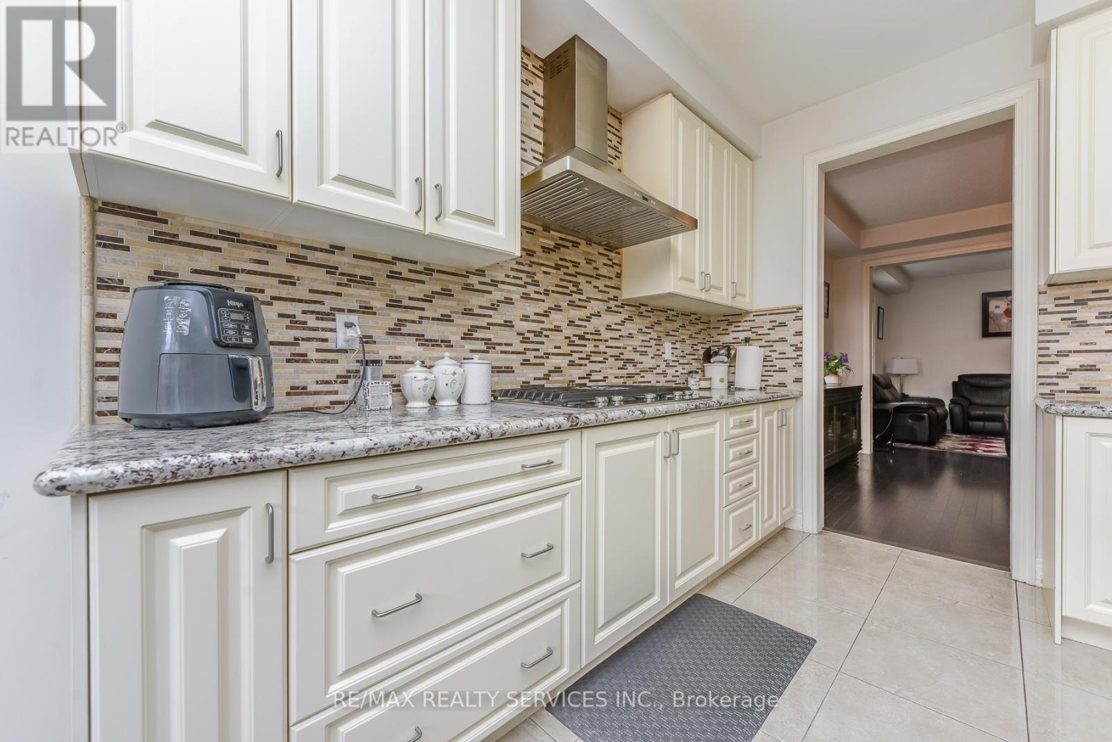 567 Dougall Avenue E, Caledon, Ontario  L7C 3Z4 - Photo 20 - W13108520