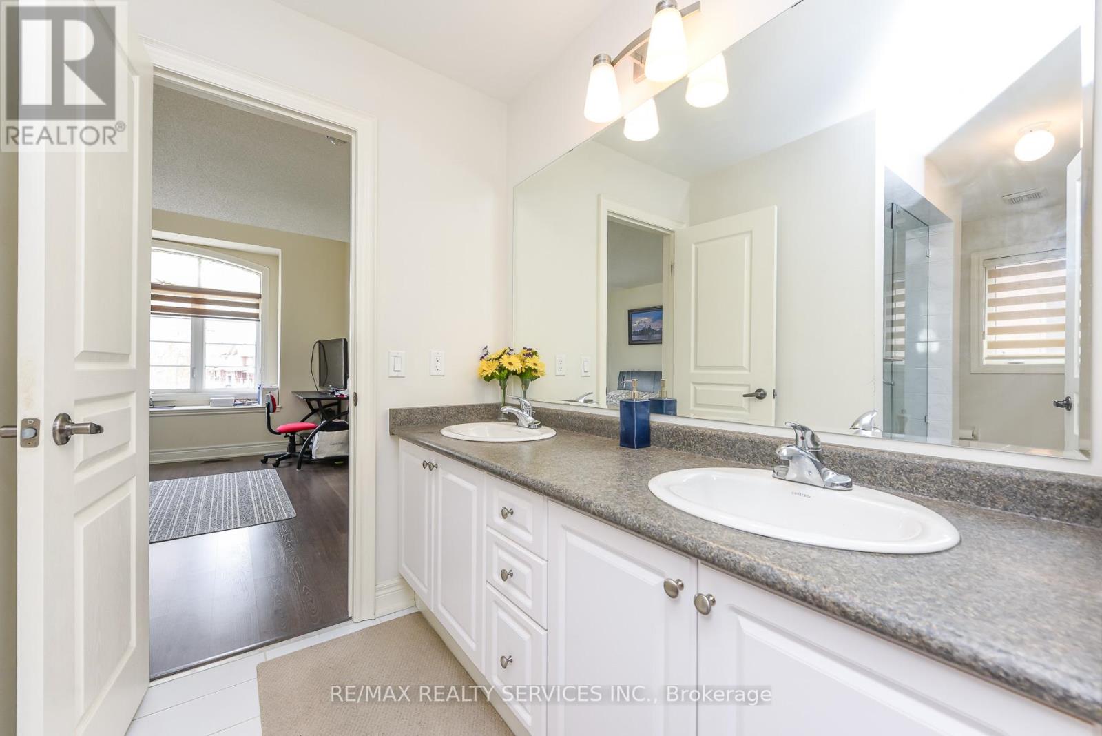 567 Dougall Avenue E, Caledon, Ontario  L7C 3Z4 - Photo 33 - W13108520
