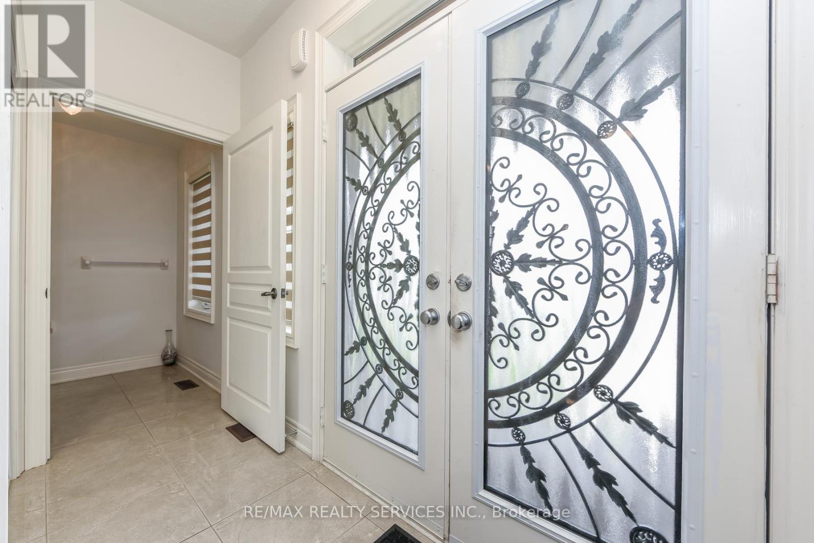 567 Dougall Avenue E, Caledon, Ontario  L7C 3Z4 - Photo 6 - W13108520