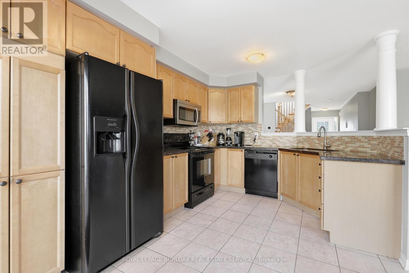2285 Colbeck Street, Oakville, Ontario  L6M 5E4 - Photo 3 - W13108530