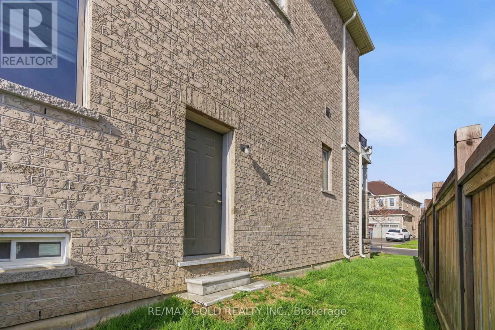 32 Dotchson Avenue, Caledon, Ontario  L7C 4G6 - Photo 23 - W13097154