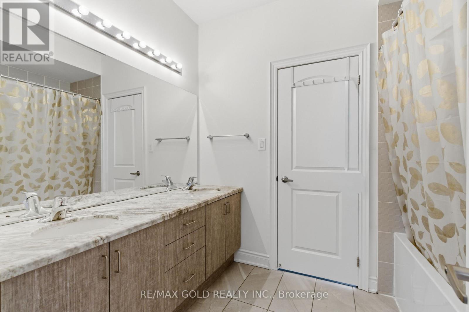 32 Dotchson Avenue, Caledon, Ontario  L7C 4G6 - Photo 19 - W13097154