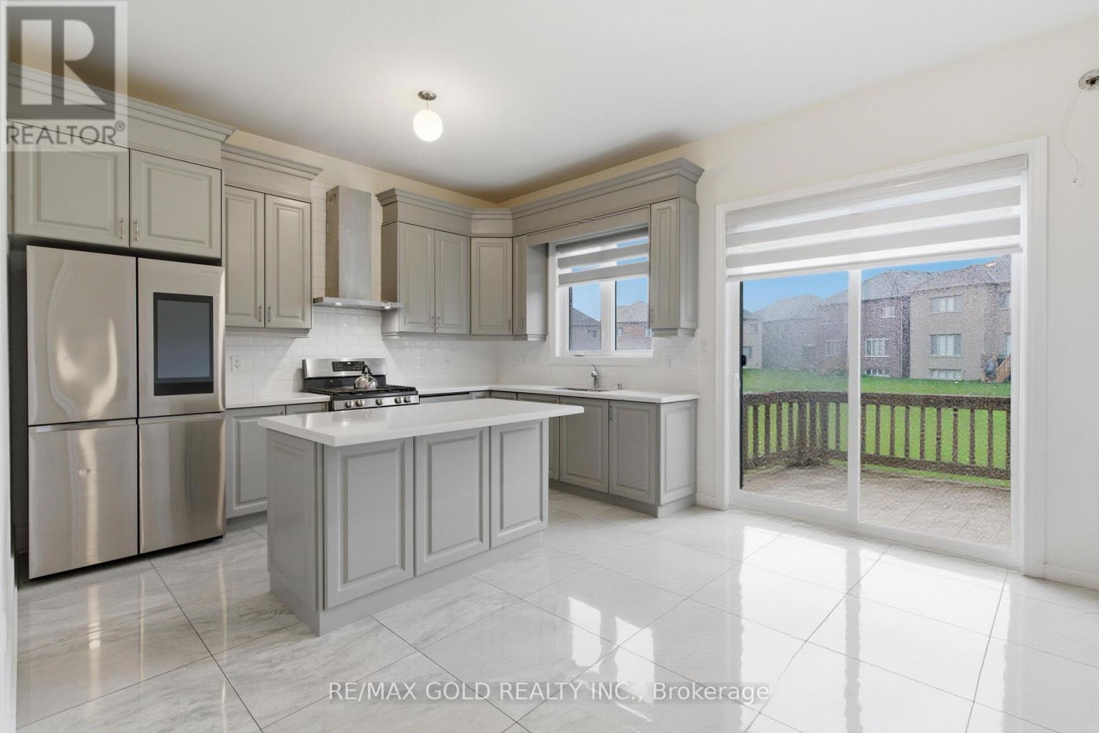 32 Dotchson Avenue, Caledon, Ontario  L7C 4G6 - Photo 6 - W13097154