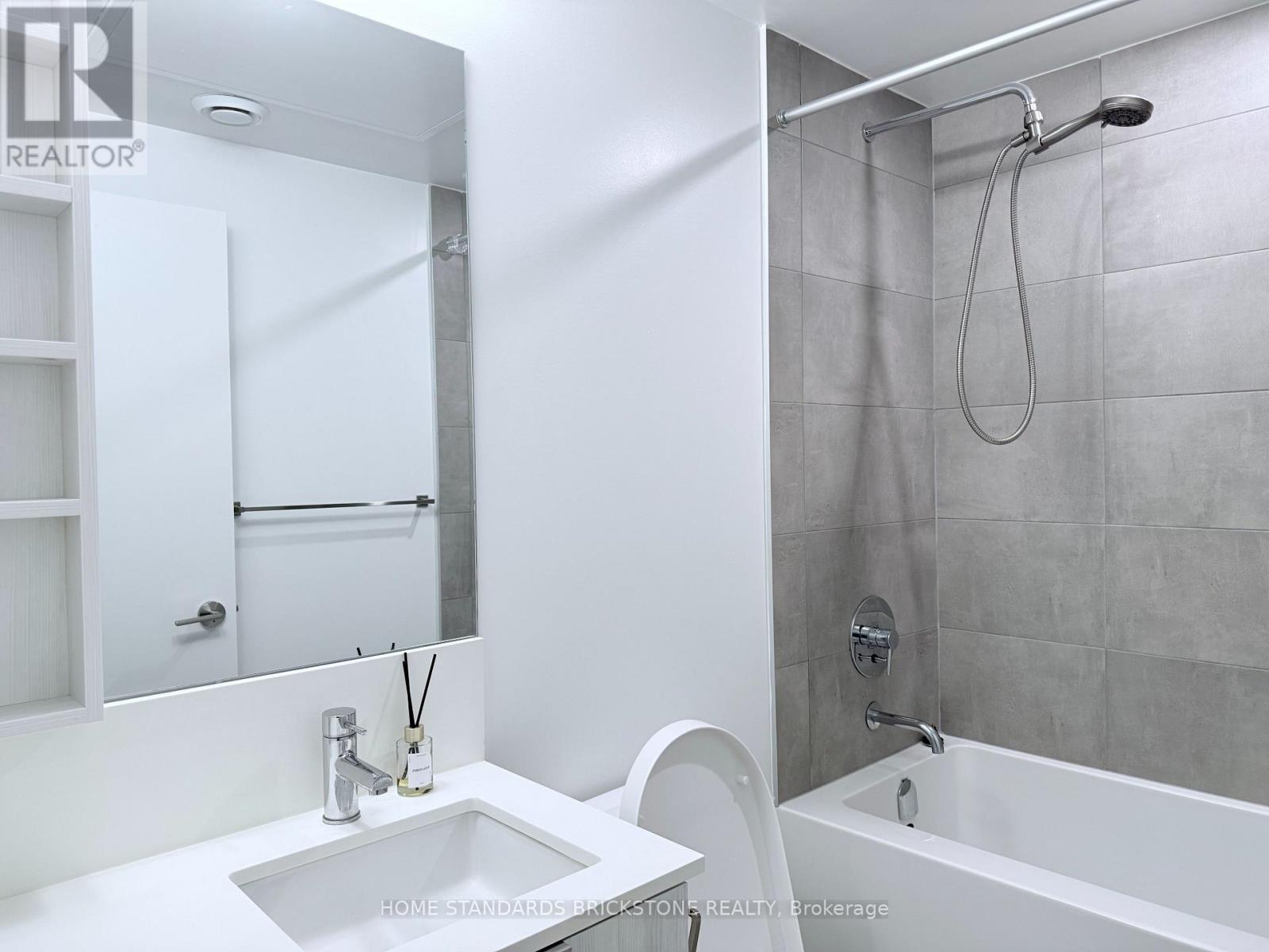 3507 - 8 Wellesley Street W, Toronto, Ontario  M4Y 0J5 - Photo 2 - C13108556