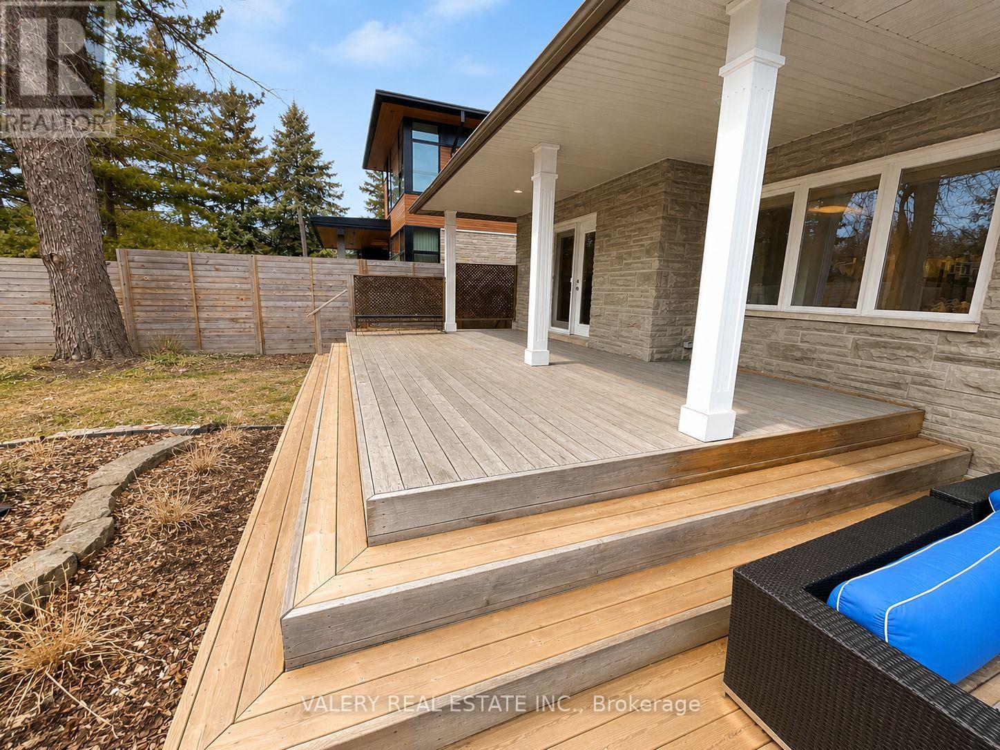 32 BELVEDERE DRIVE, Oakville, Ontario