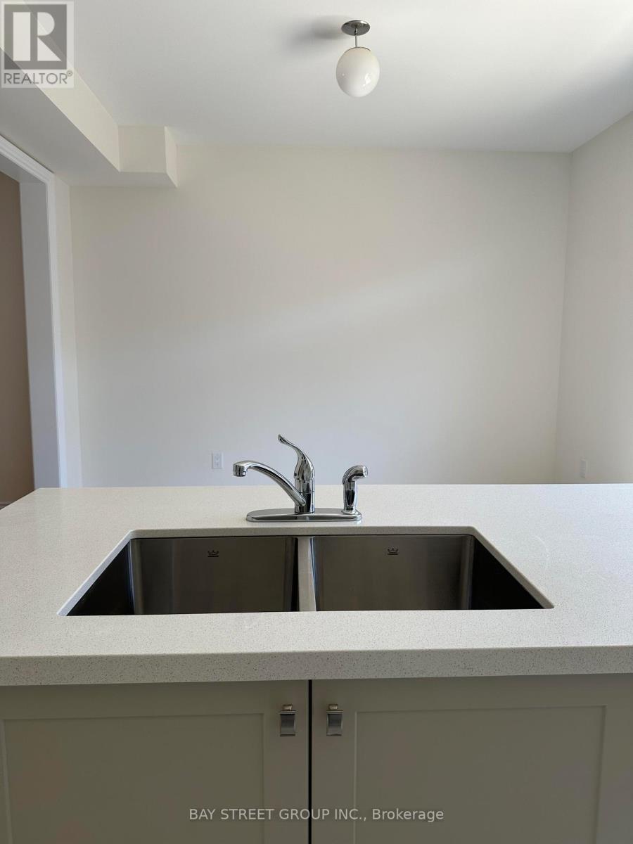 206 Tennant Circle, Vaughan, Ontario  L4H 5L4 - Photo 13 - N13108576