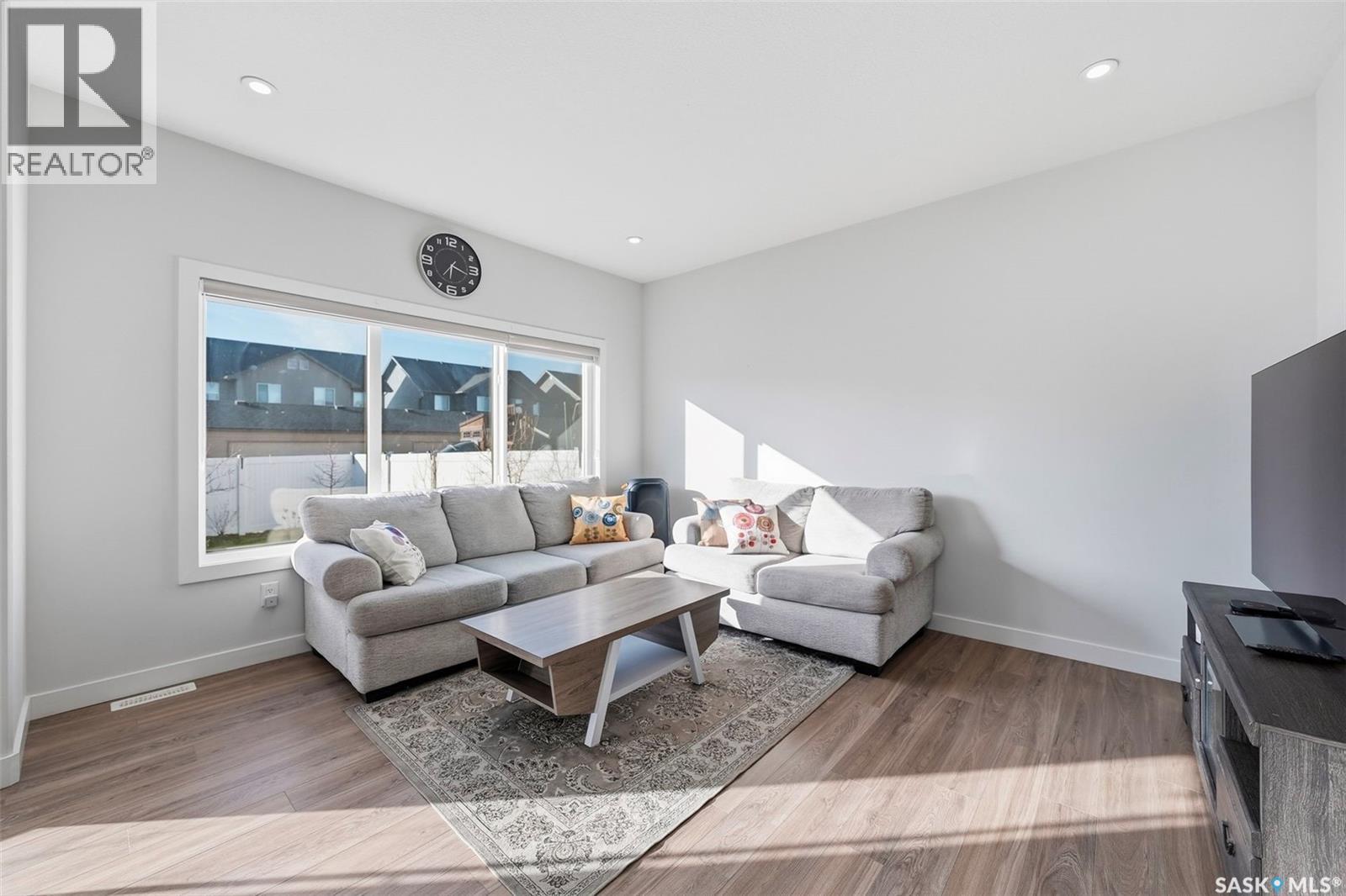 319 Skopik Crescent, Saskatoon, Saskatchewan  S7V 0V5 - Photo 15 - SK035529