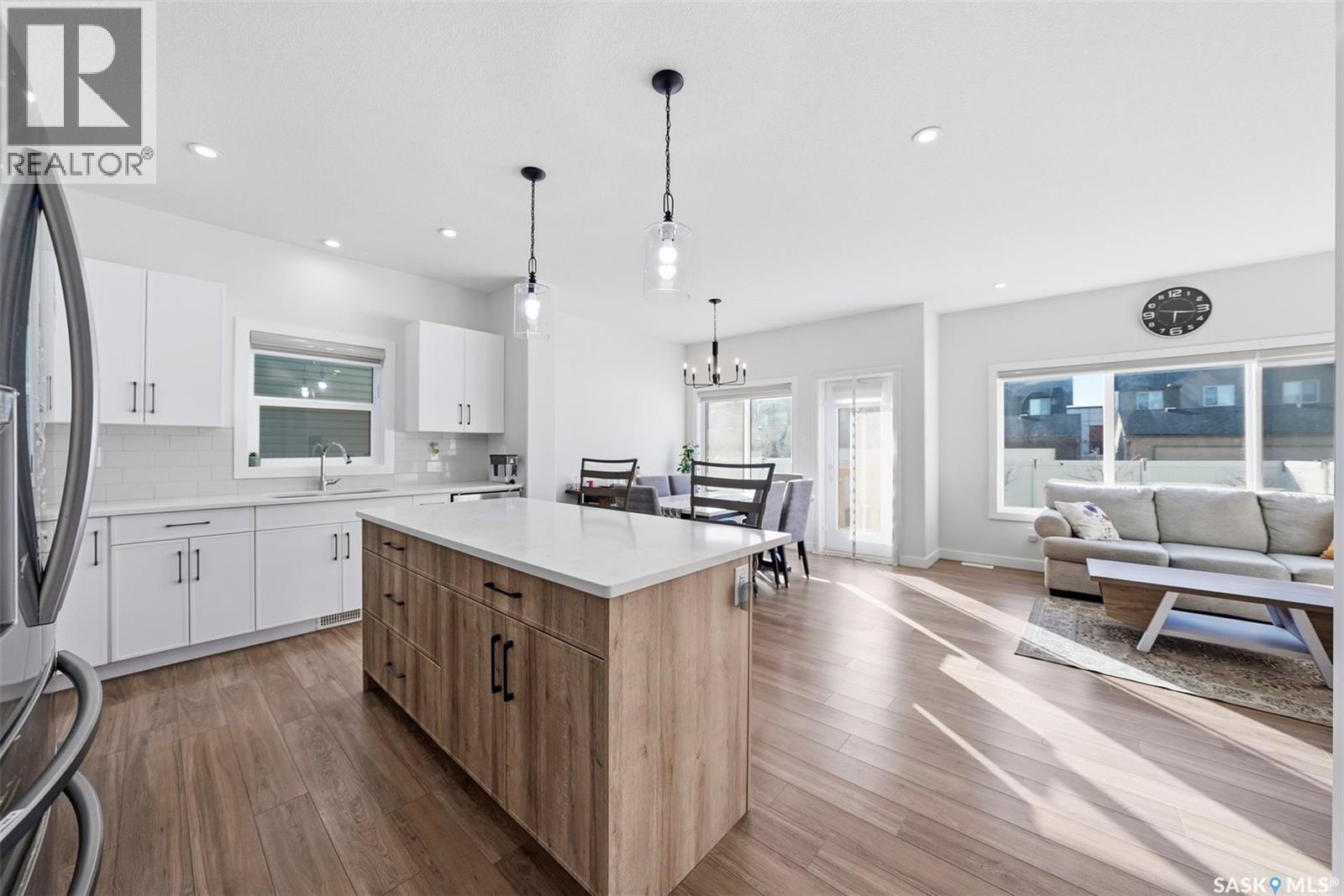 319 Skopik Crescent, Saskatoon, Saskatchewan  S7V 0V5 - Photo 7 - SK035529