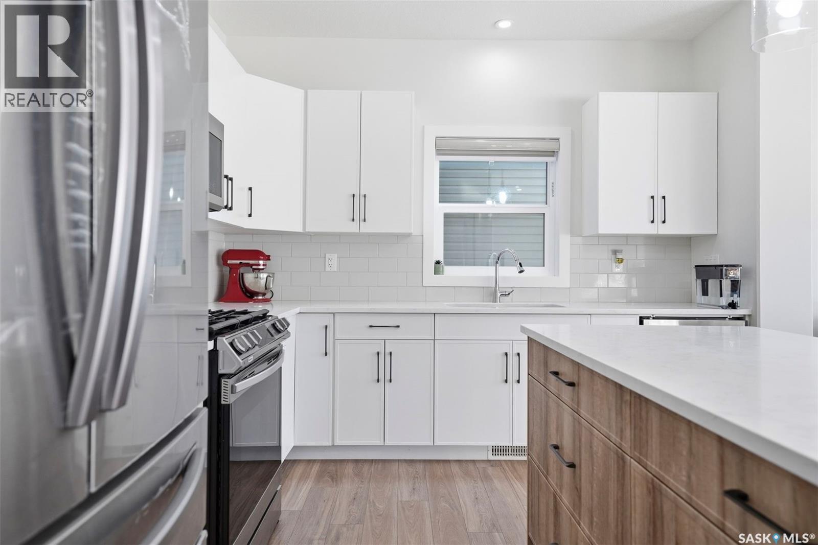 319 Skopik Crescent, Saskatoon, Saskatchewan  S7V 0V5 - Photo 8 - SK035529
