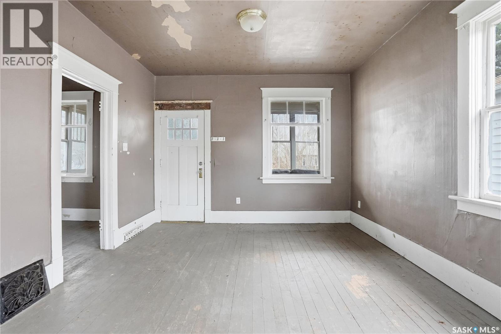 1284 3rd Avenue Ne, Moose Jaw, Saskatchewan  S6H 1G3 - Photo 7 - SK035522
