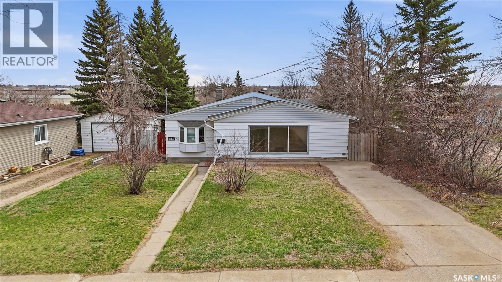 1065 Stadacona STREET W, Moose Jaw, Saskatchewan