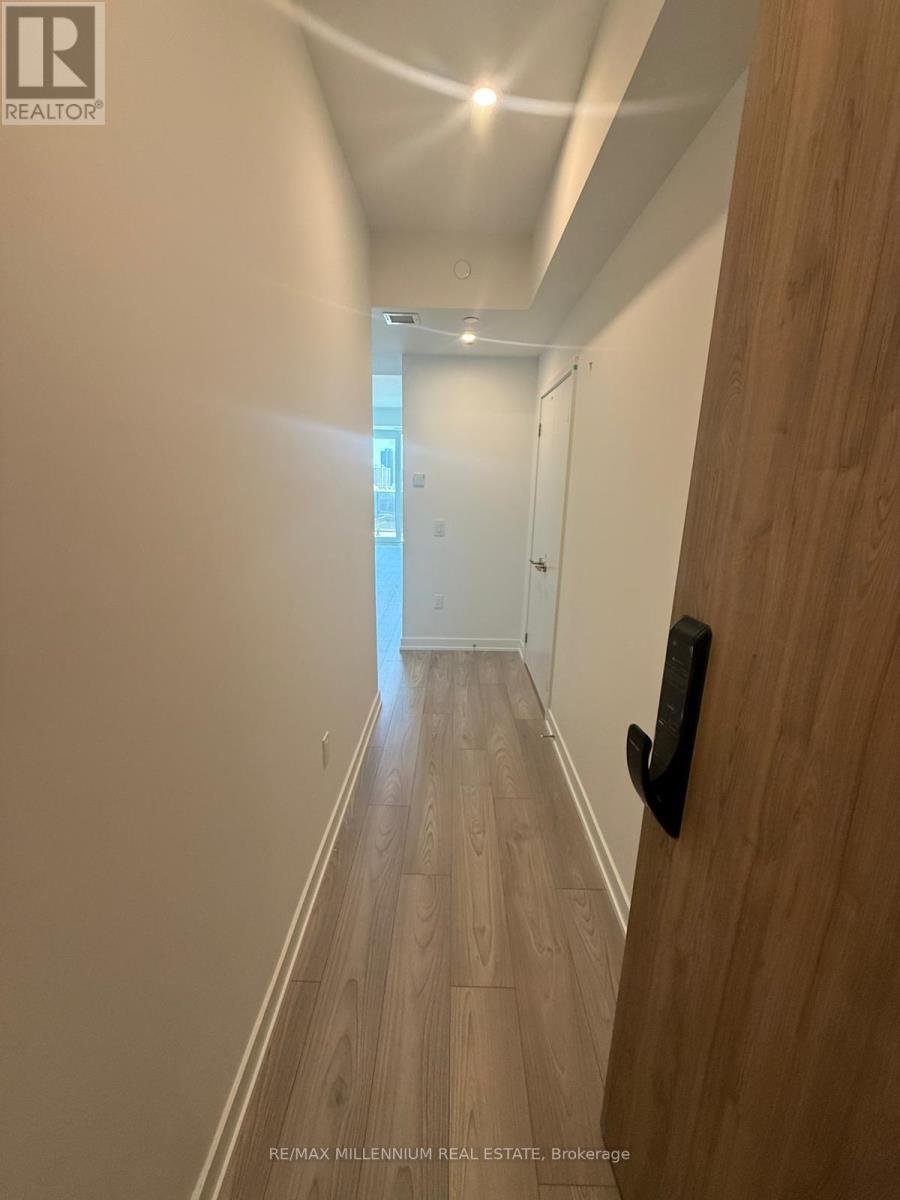 502 - 1 Fairview Road, Mississauga, Ontario  L5A 0B4 - Photo 3 - W13108542