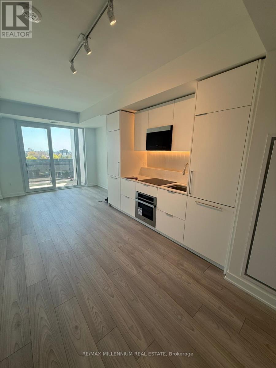 502 - 1 Fairview Road, Mississauga, Ontario  L5A 0B4 - Photo 4 - W13108542
