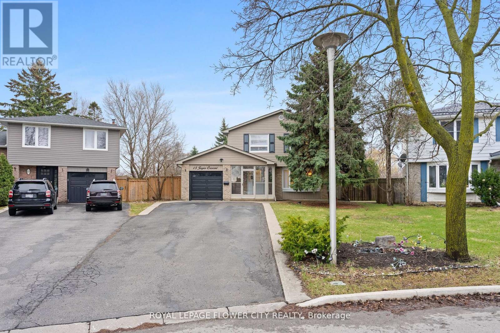 15 JASPER CRESCENT, Brampton, Ontario