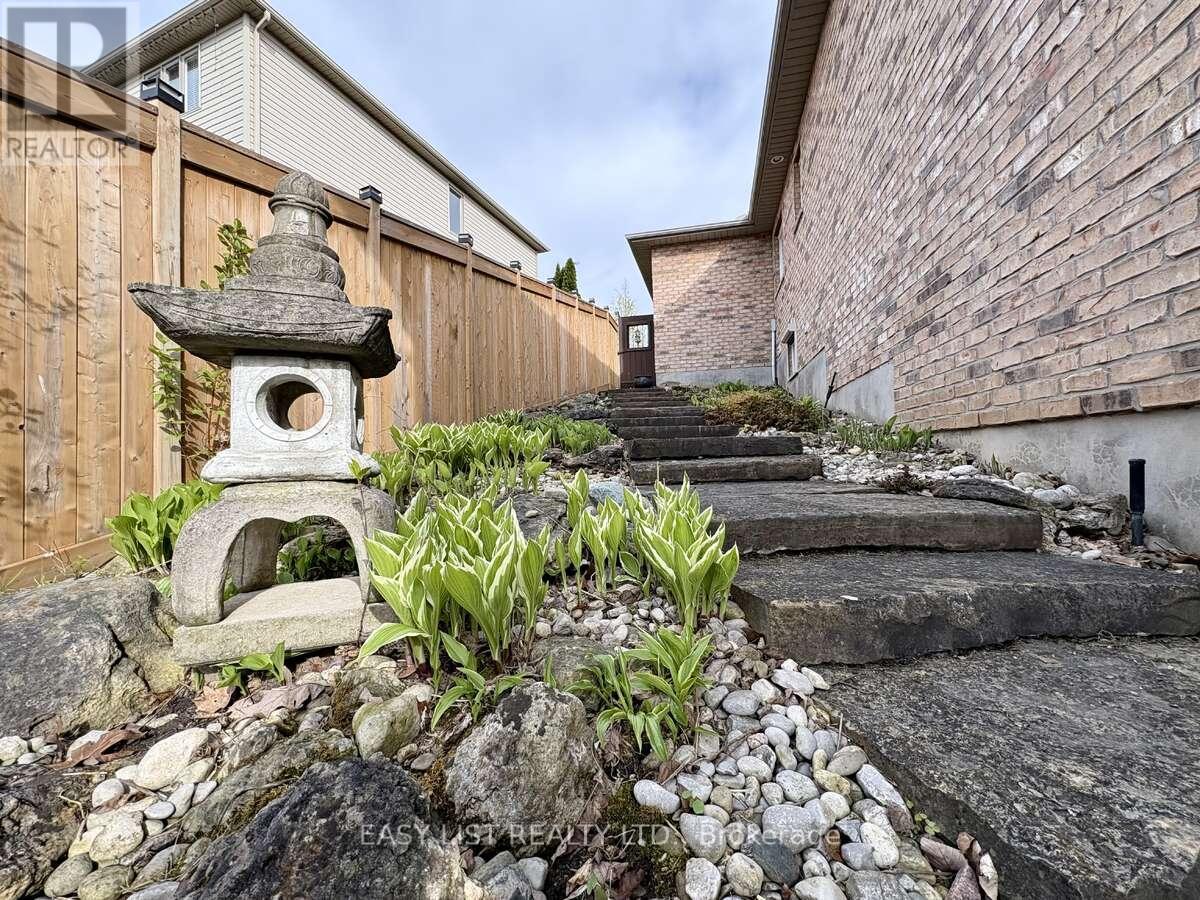 1193 Thornley Street, London South, Ontario  N6K 4V5 - Photo 31 - X13108552