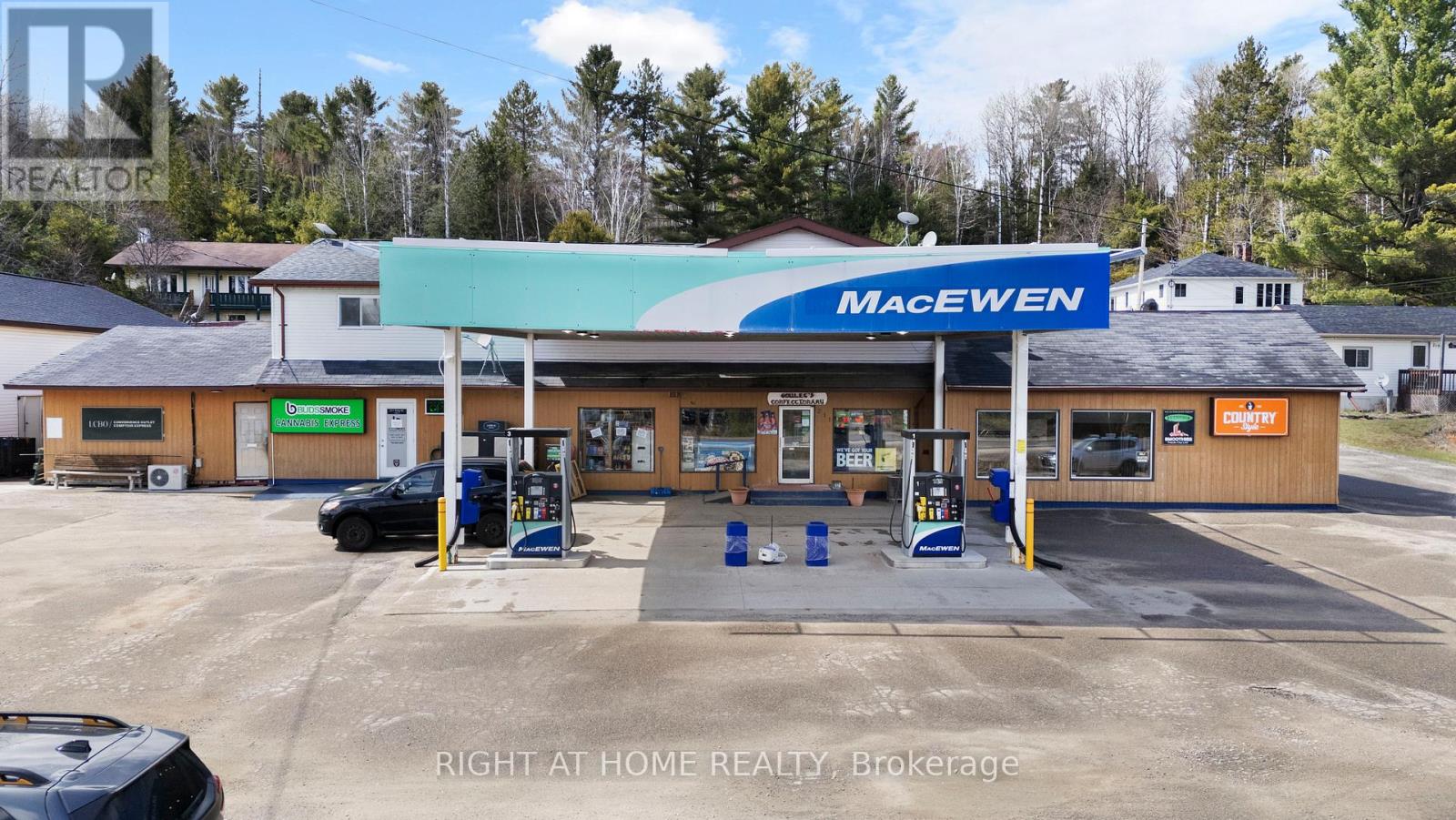 211 King Street, Unorganized Townships, Ontario  P0H 2J0 - Photo 4 - X13108564