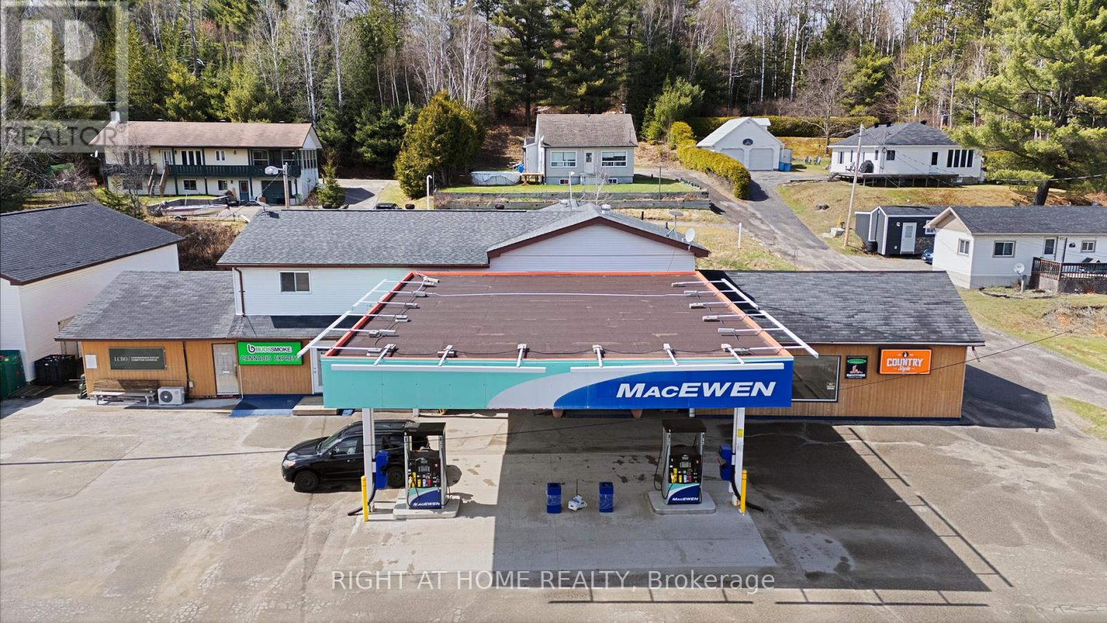 211 King Street, Unorganized Townships, Ontario  P0H 2J0 - Photo 5 - X13108564