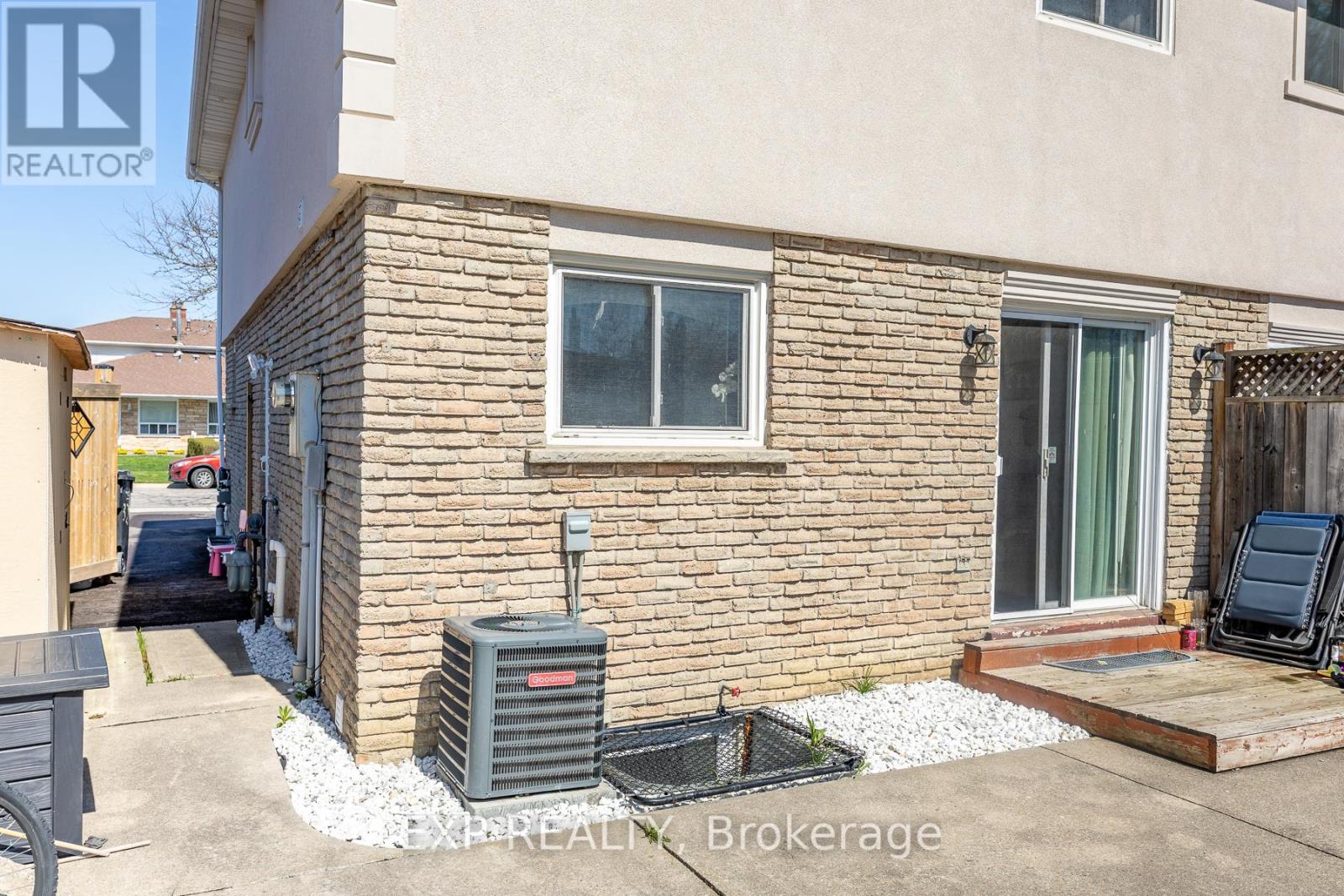 3270 Klaiman Drive, Mississauga, Ontario  L4Y 3C8 - Photo 45 - W13017908