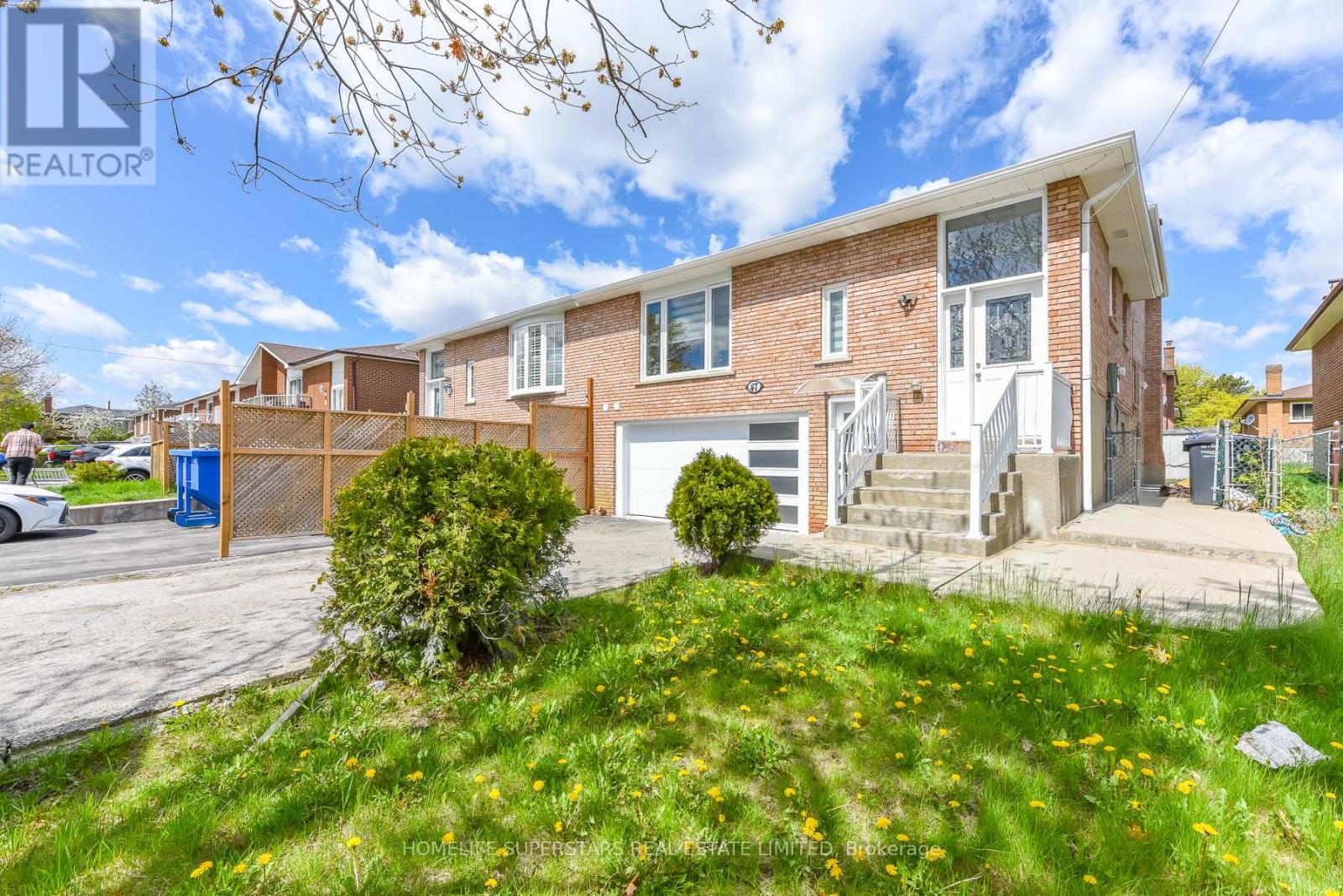 47 Jade Crescent, Brampton, Ontario  L6S 3G9 - Photo 3 - W13103014