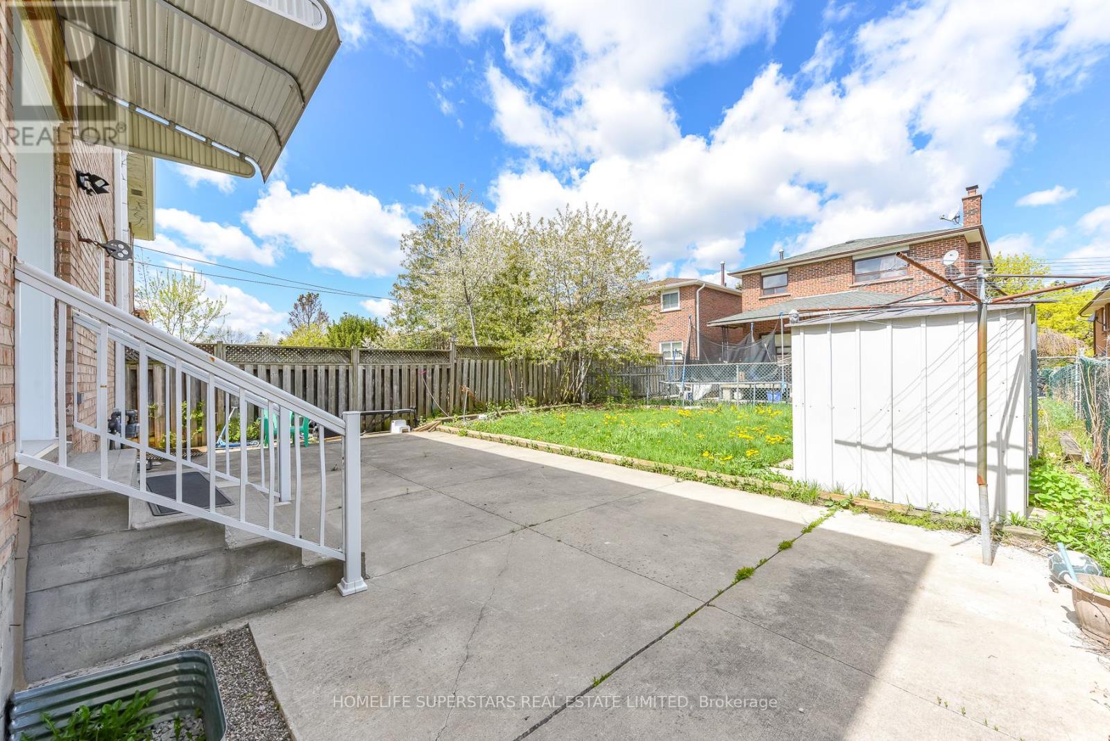 47 Jade Crescent, Brampton, Ontario  L6S 3G9 - Photo 4 - W13103014