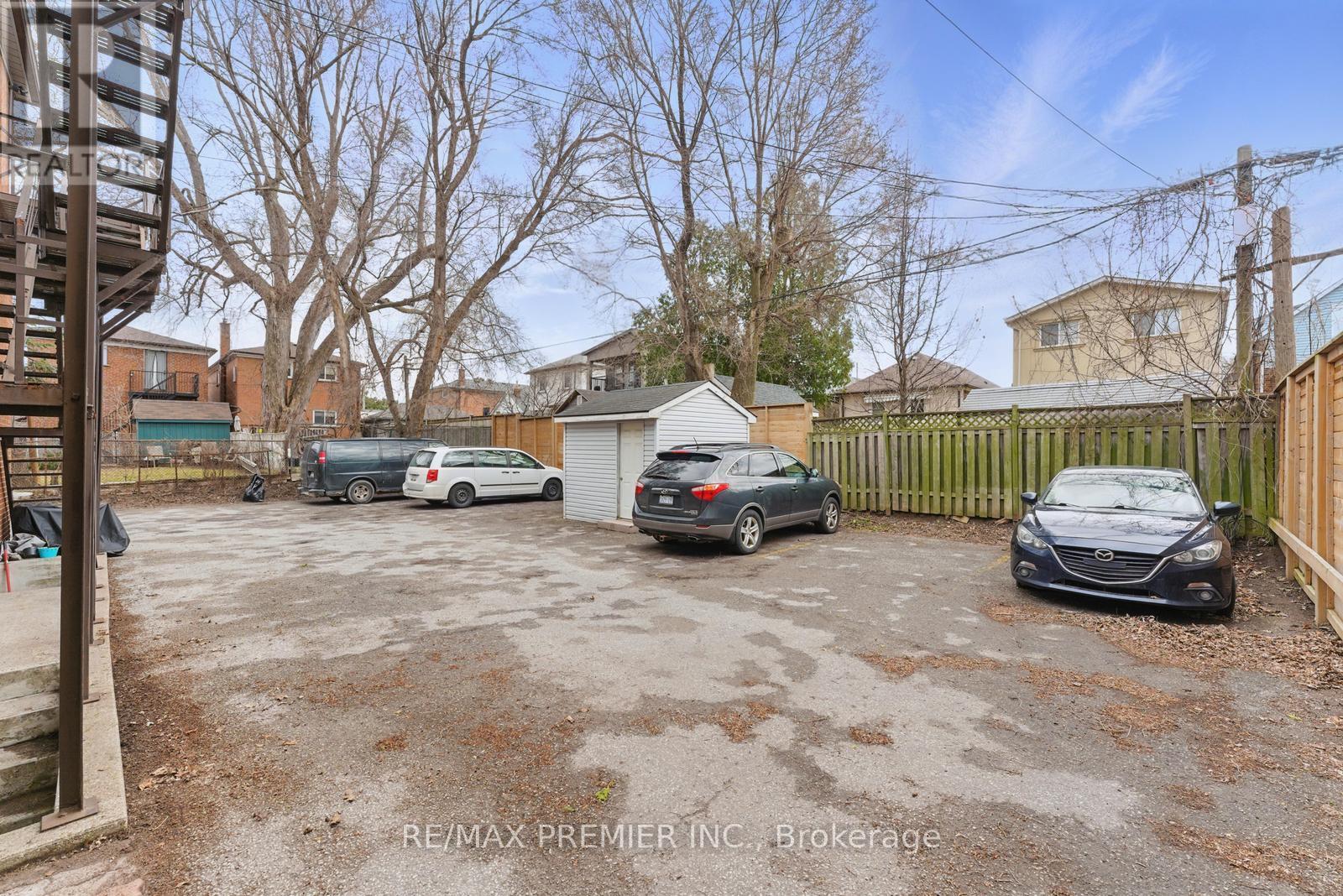 Lower - 9 Bracebridge Avenue, Toronto, Ontario  M4C 2X6 - Photo 10 - E13108602