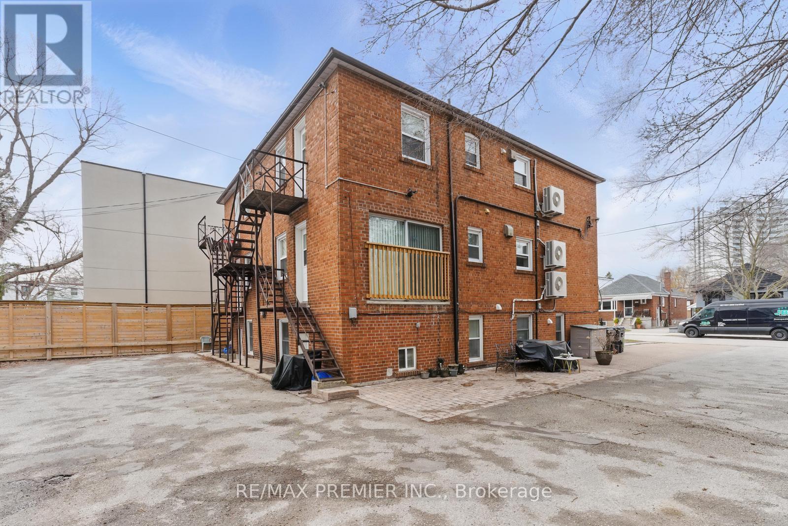 Lower - 9 Bracebridge Avenue, Toronto, Ontario  M4C 2X6 - Photo 12 - E13108602