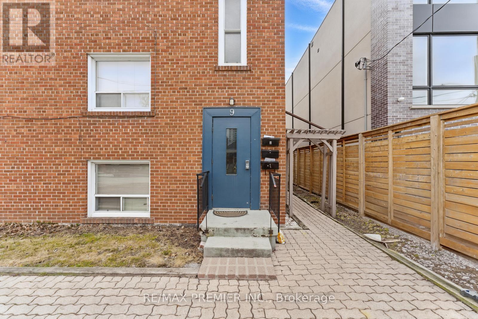 Lower - 9 Bracebridge Avenue, Toronto, Ontario  M4C 2X6 - Photo 2 - E13108602