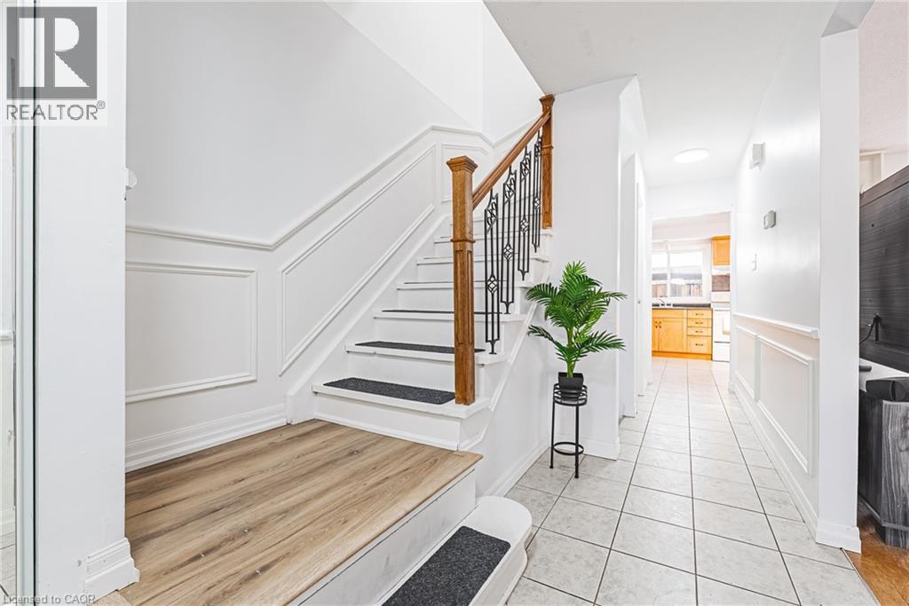 2220 Upper Middle Road Unit# 4, Burlington, Ontario  L7P 2Z9 - Photo 2 - 40810544
