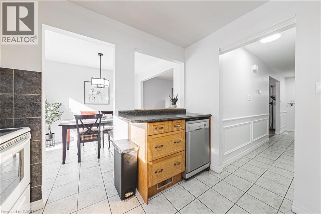 2220 Upper Middle Road Unit# 4, Burlington, Ontario  L7P 2Z9 - Photo 11 - 40810544