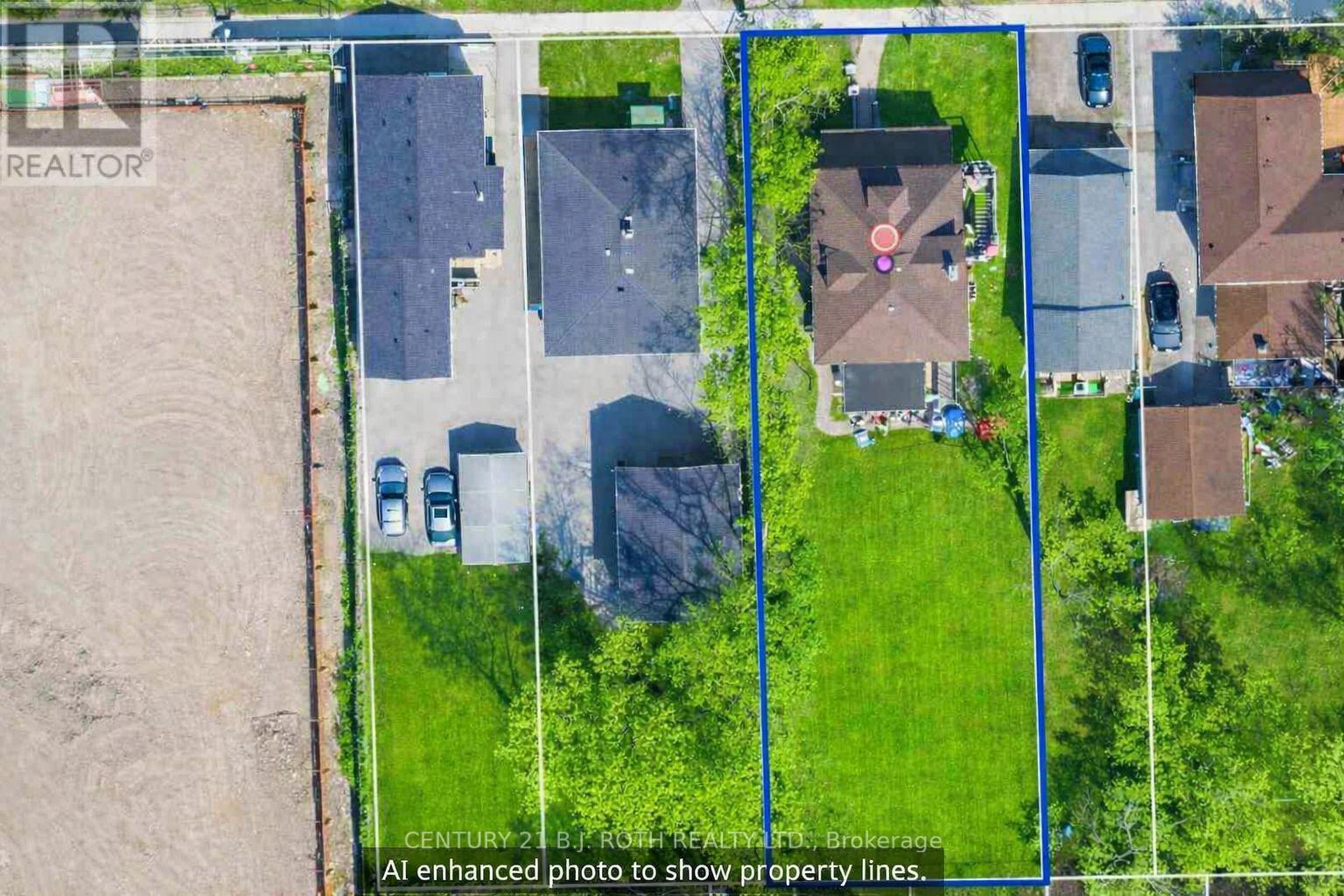 63 Mcdonald Street, Barrie, Ontario  L4M 1P4 - Photo 3 - S12251663