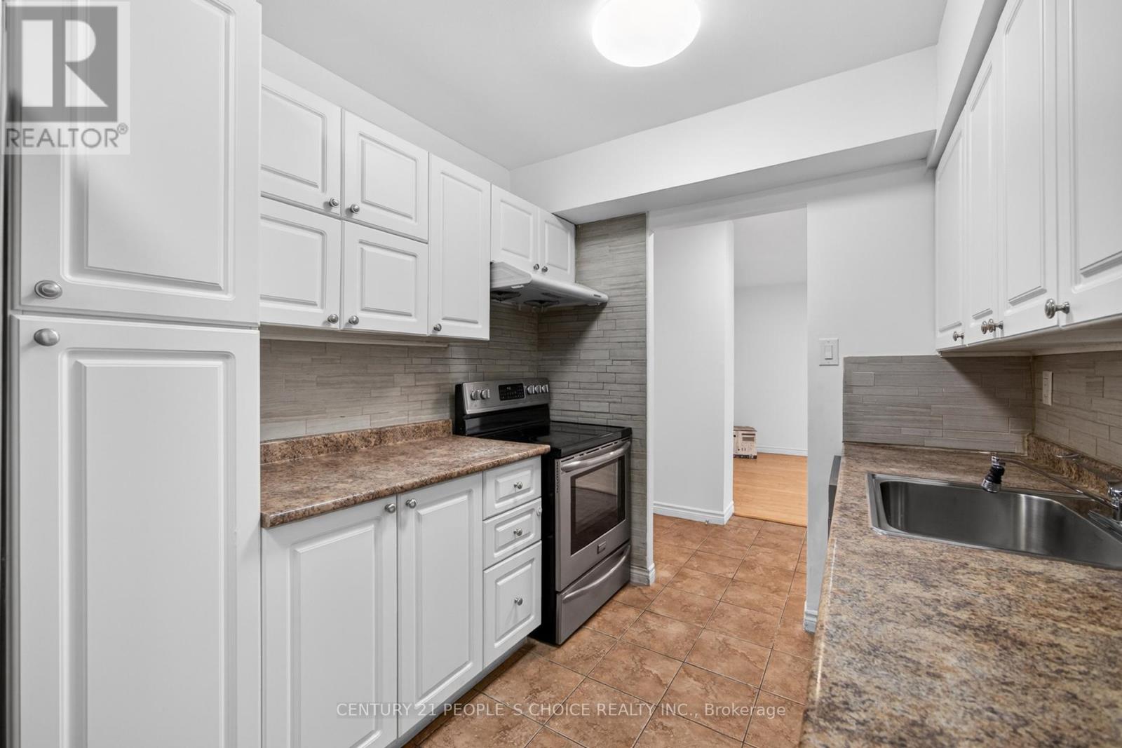 702 - 390 Dixon Road, Toronto, Ontario  M9R 1T4 - Photo 10 - W13105848