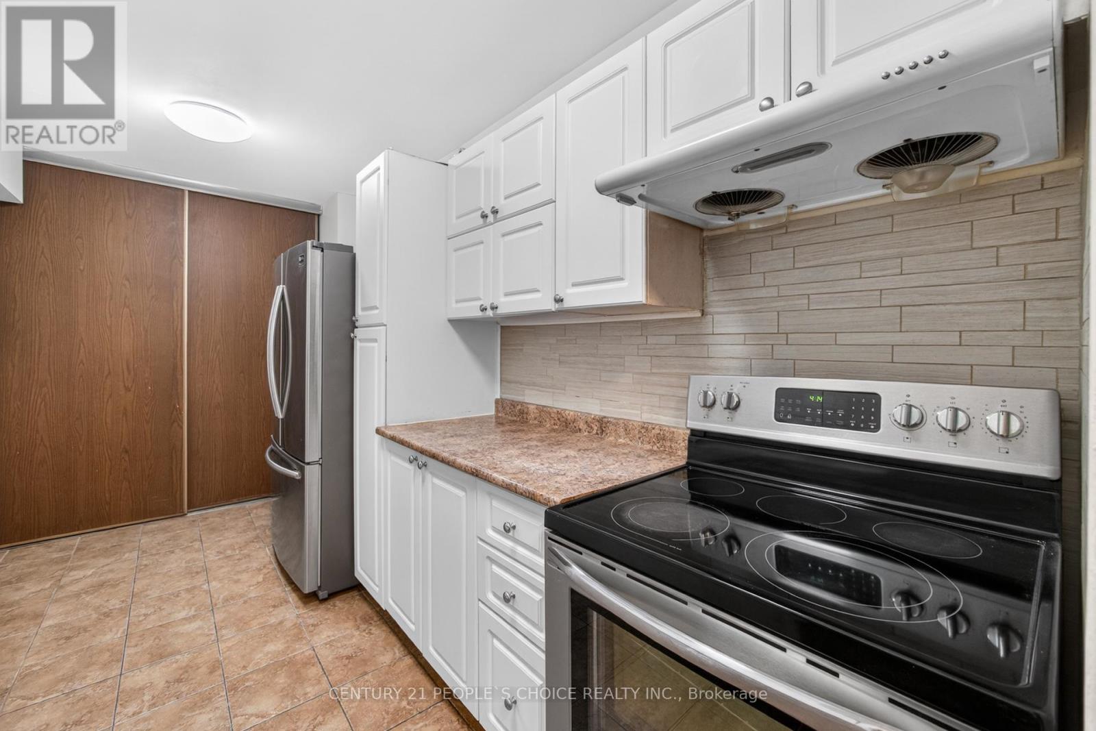 702 - 390 Dixon Road, Toronto, Ontario  M9R 1T4 - Photo 8 - W13105848