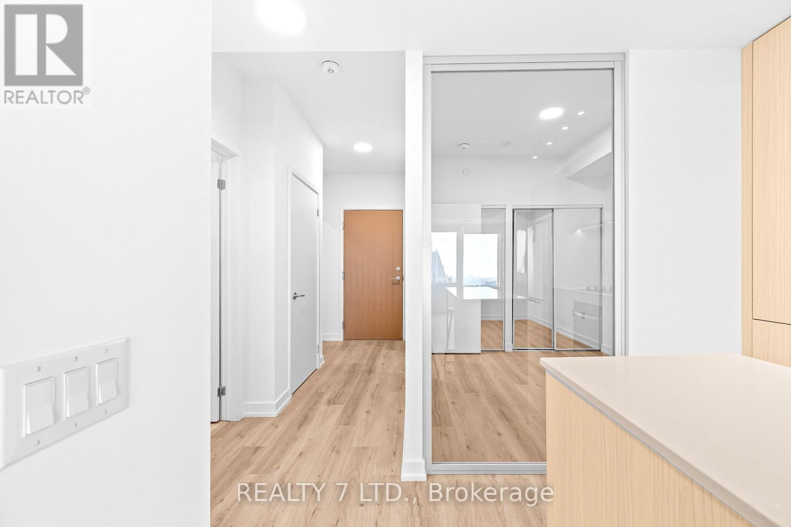 4107 - 395 Square One Drive, Mississauga (City Centre), Ontario  L5B 0P6 - Photo 17 - W13108624