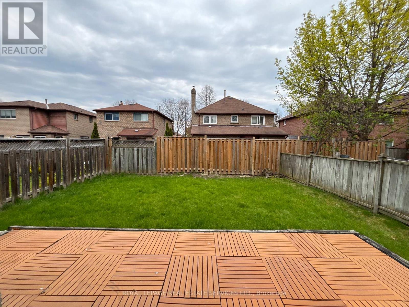 23 Stockbridge Crescent, Ajax, Ontario  L1T 2H2 - Photo 4 - E13108638