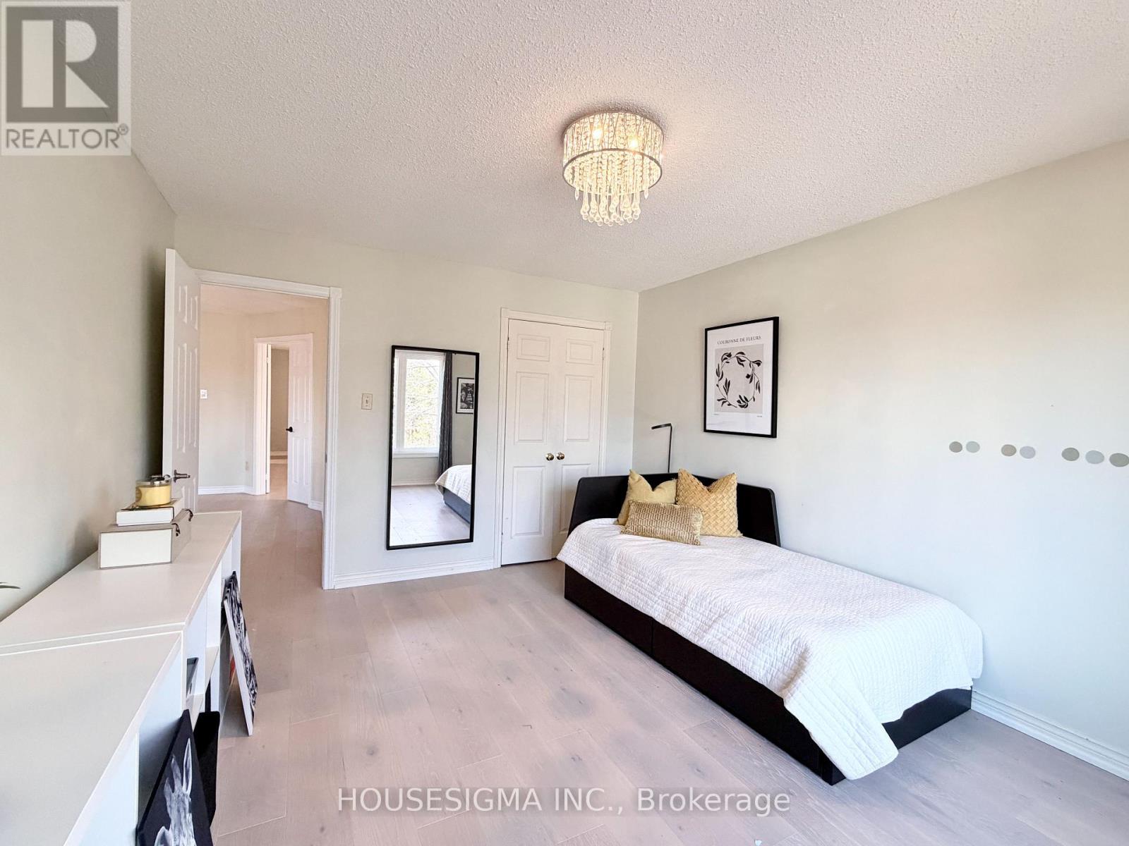 1404 Will Scarlett Drive, Oakville, Ontario  L6J 6S6 - Photo 35 - W13051438
